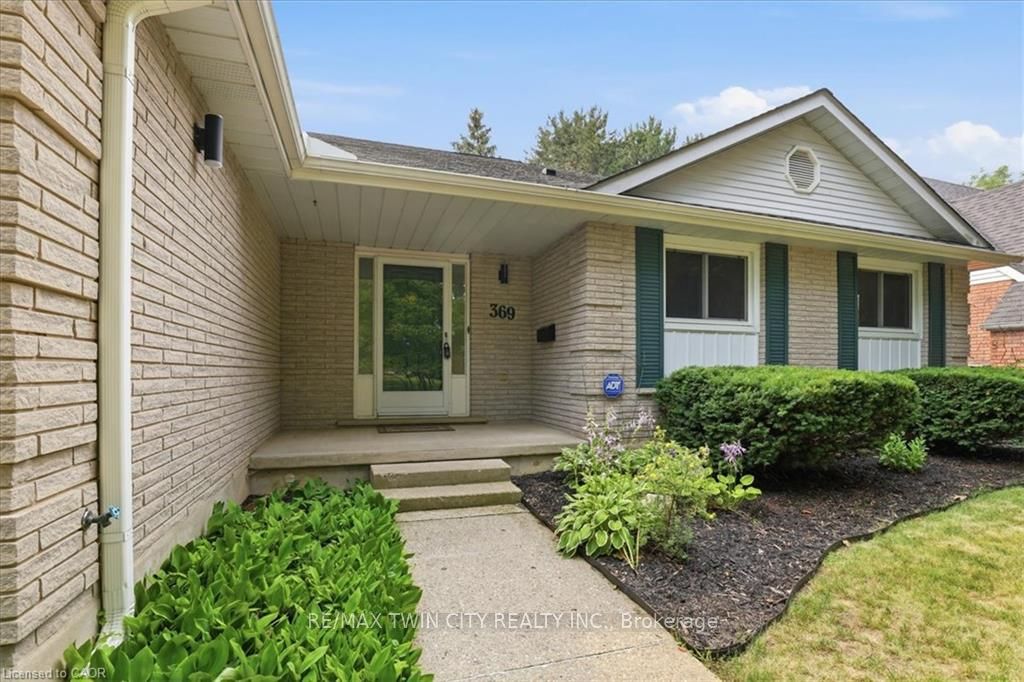 369 Crimson Drive, Waterloo, ON N2K 2V2 photo 4