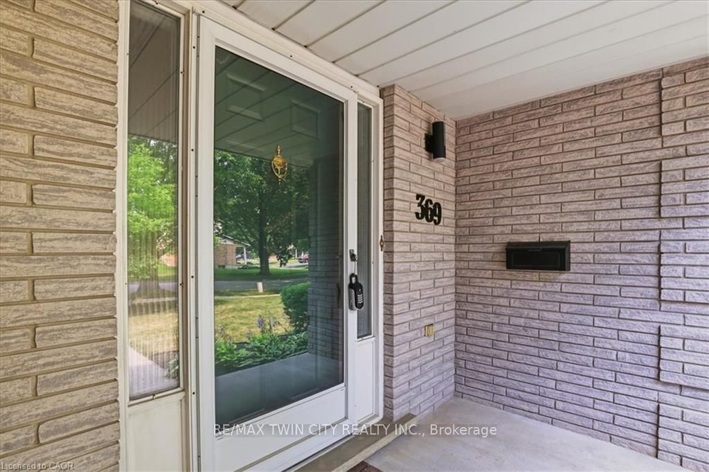 369 Crimson Drive, Waterloo, ON N2K 2V2 photo 5