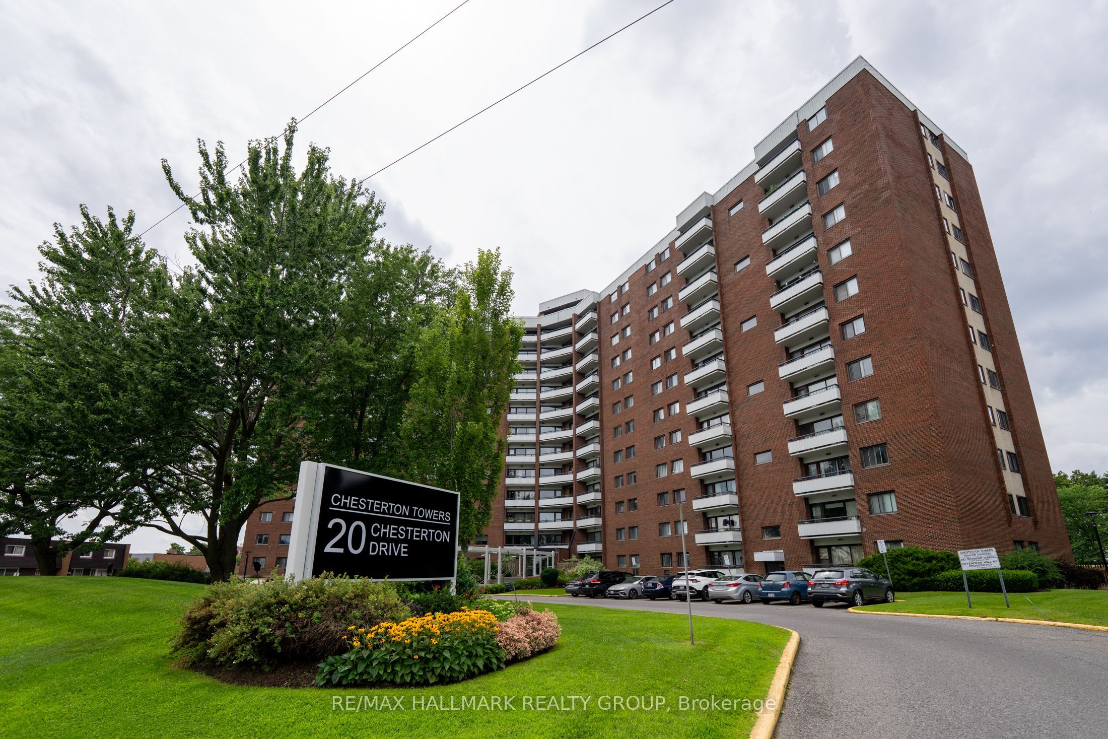 20 Chesterton Drive 906, Cityview - Parkwoods Hills - Rideau Shore, ON K2E 6Z7