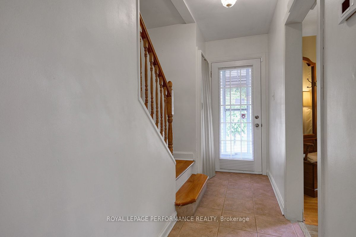 550 Wolffdale Crescent, Overbrook - Castleheights and Area, ON K1K 1N5 photo 4