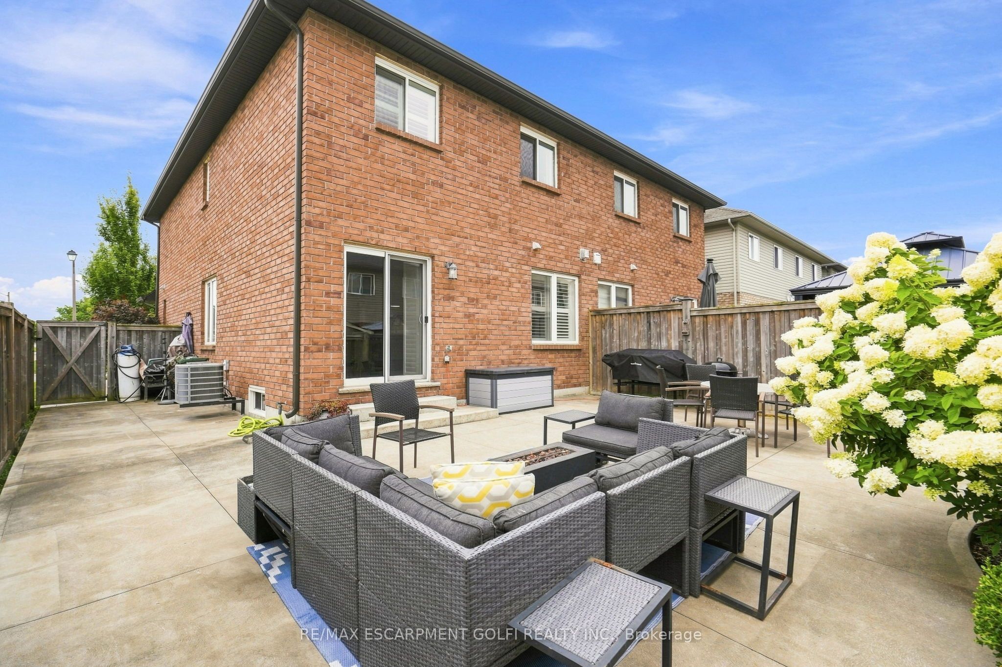 4 Whitworth Terrace, Hamilton, ON L0R 1P0 photo 3