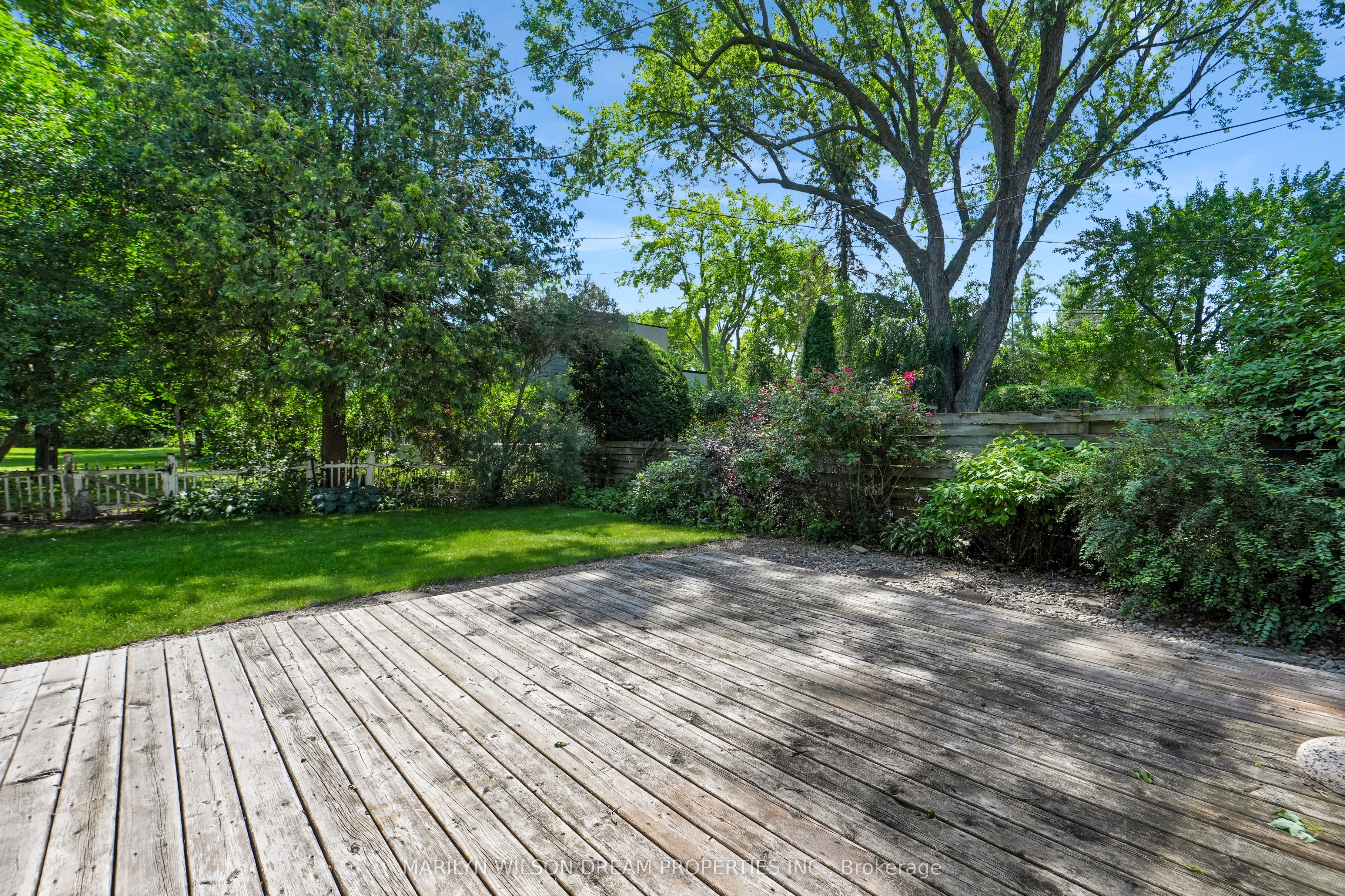 24 Bedford Crescent, Manor Park - Cardinal Glen and Area, ON K1K 0E4 photo 4
