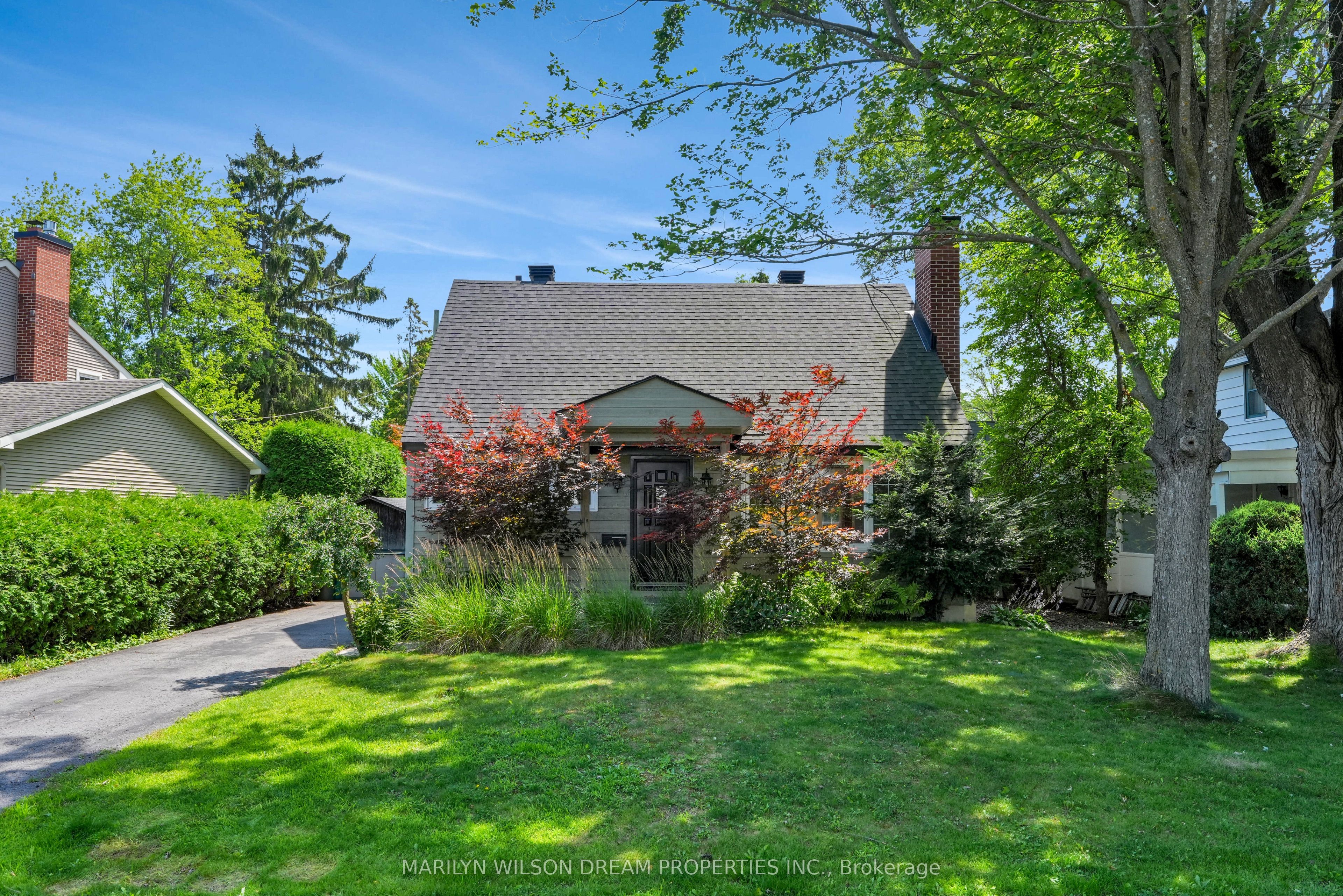 24 Bedford Crescent, Manor Park - Cardinal Glen and Area, ON K1K 0E4