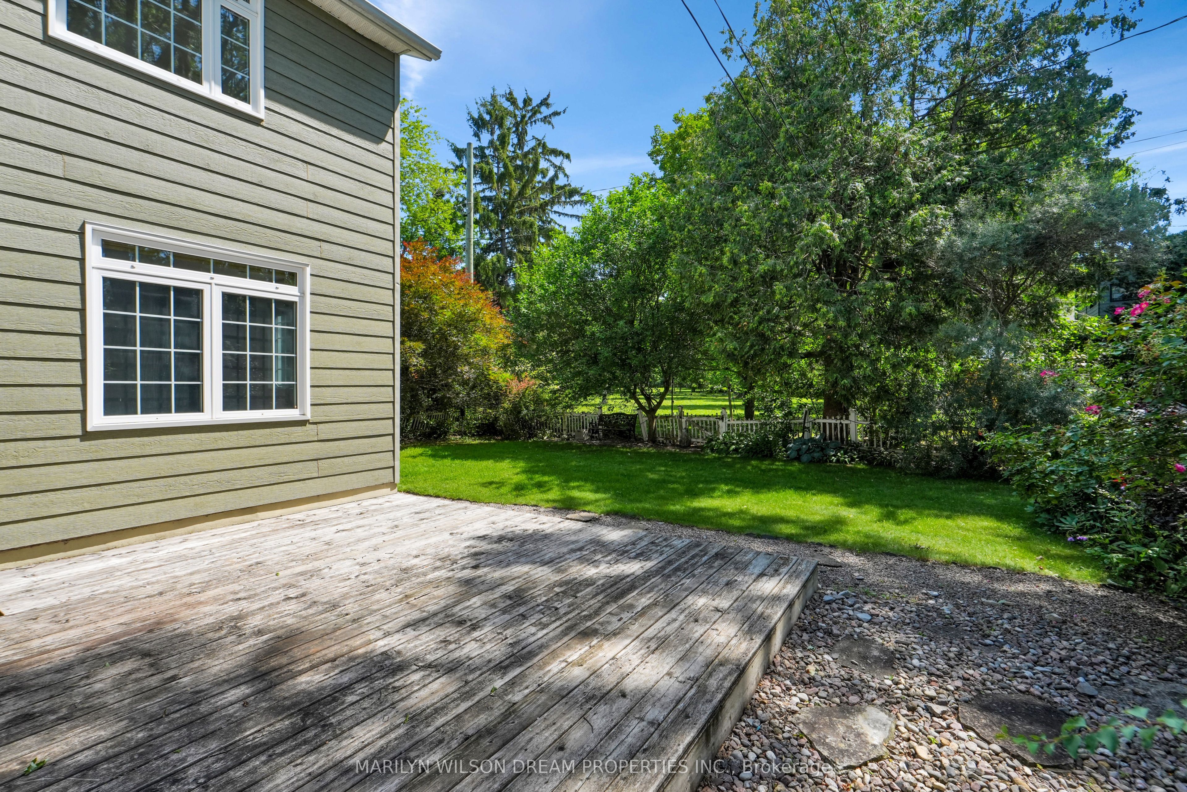 24 Bedford Crescent, Manor Park - Cardinal Glen and Area, ON K1K 0E4 photo 2