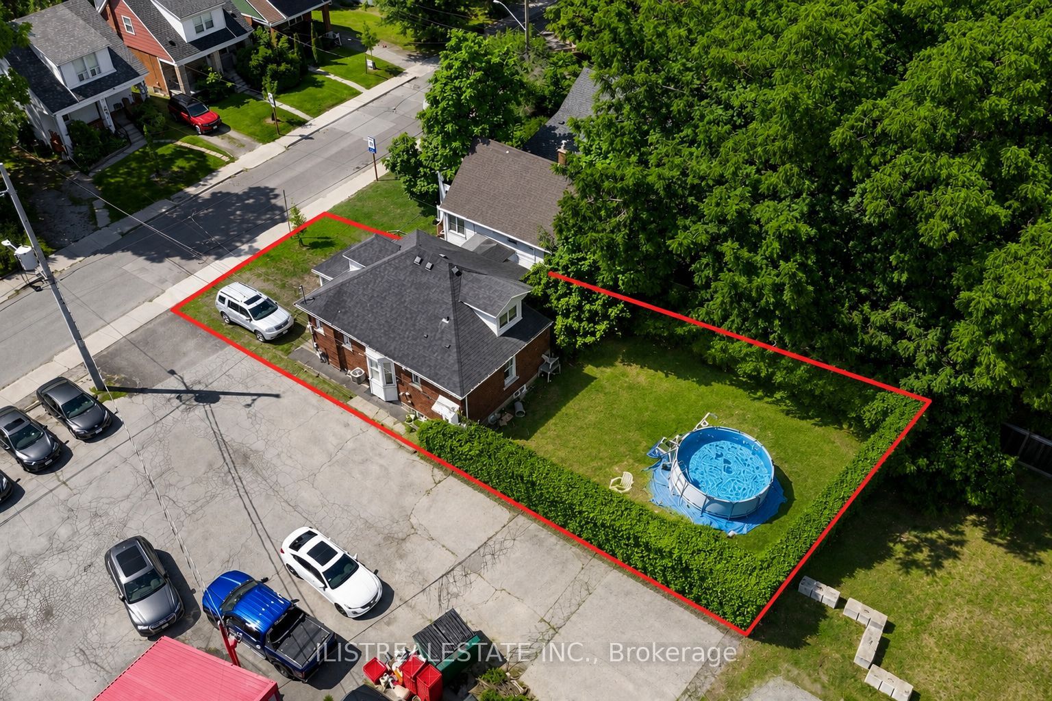 2 Norfolk Street N, Hamilton, ON L8S 3K1