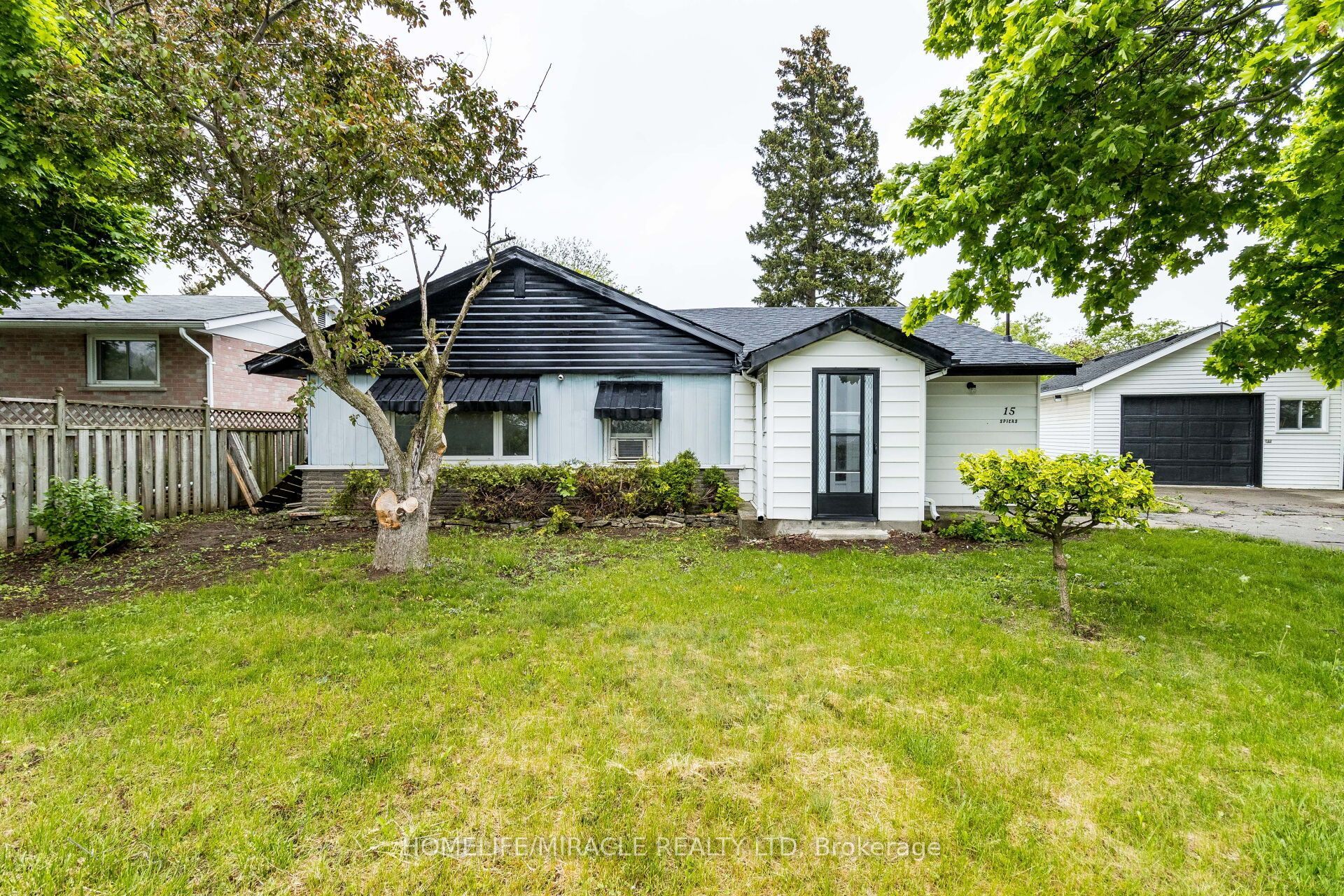 15 Spiers Crescent, Cambridge, ON N1R 3A9