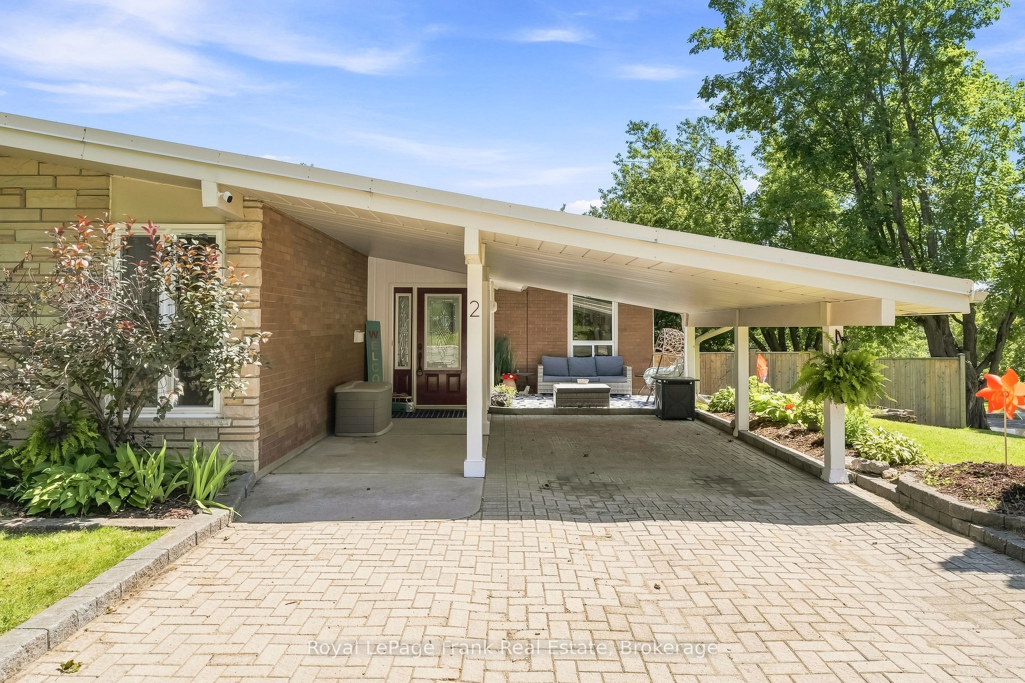 2 Crestwood Avenue, Peterborough, ON K9J 1M8 photo 3
