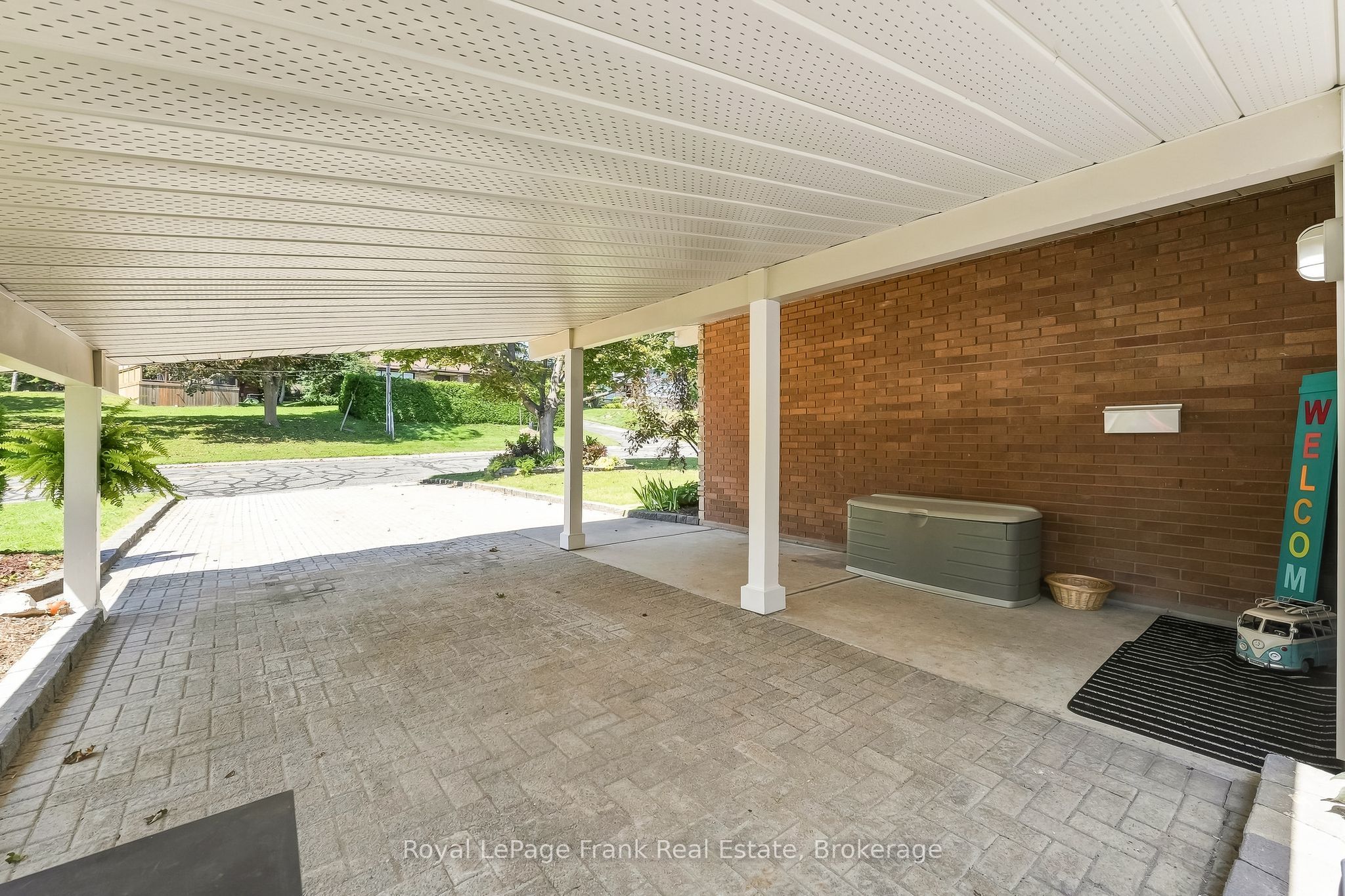 2 Crestwood Avenue, Peterborough, ON K9J 1M8 photo 4
