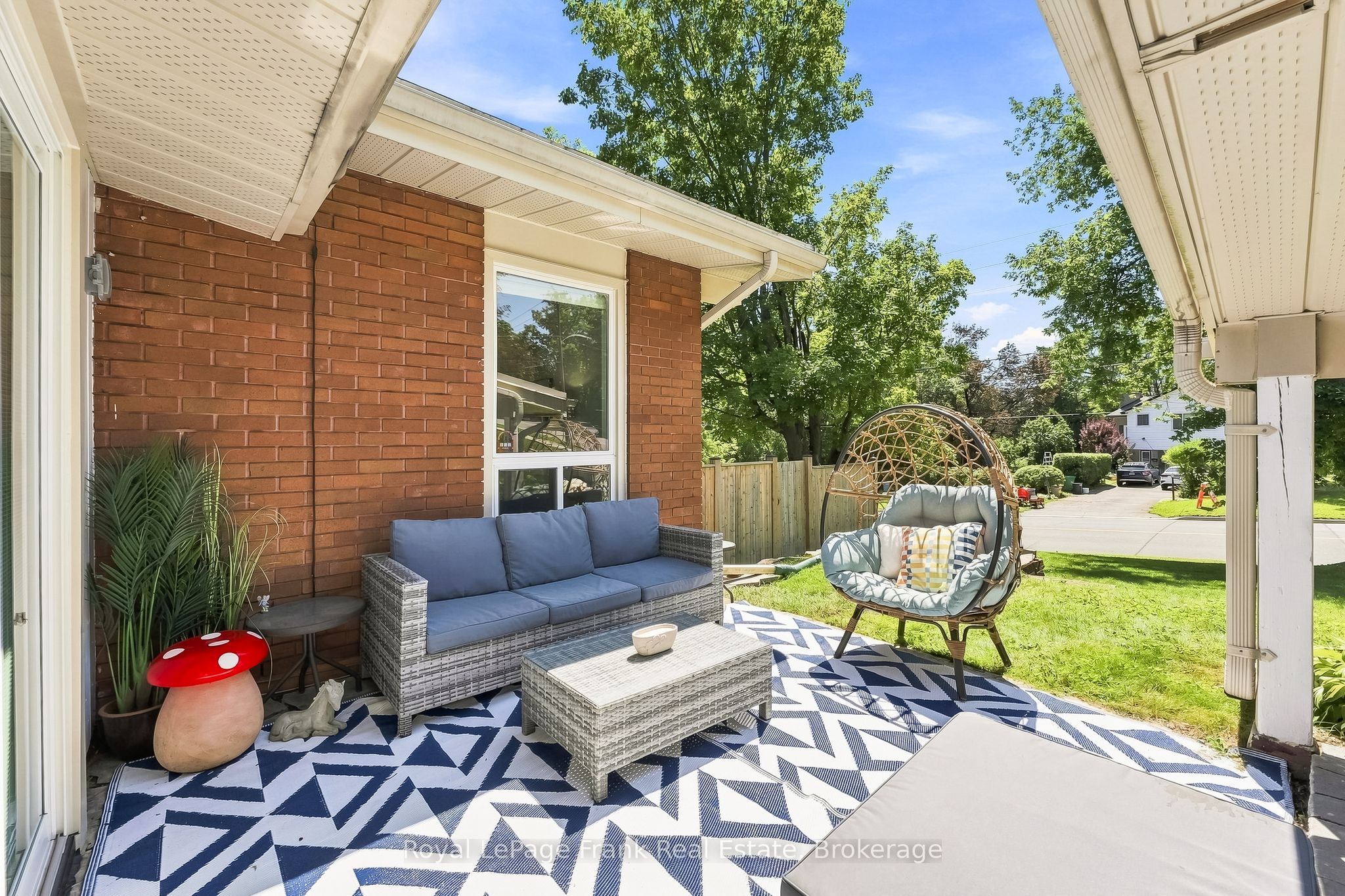 2 Crestwood Avenue, Peterborough, ON K9J 1M8 photo 5