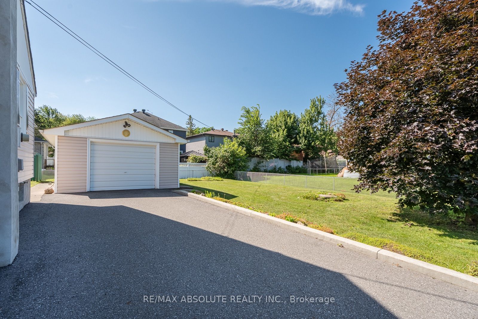 1880 Kingsdale Avenue, Blossom Park - Airport and Area, ON K1T 1J1 photo 3
