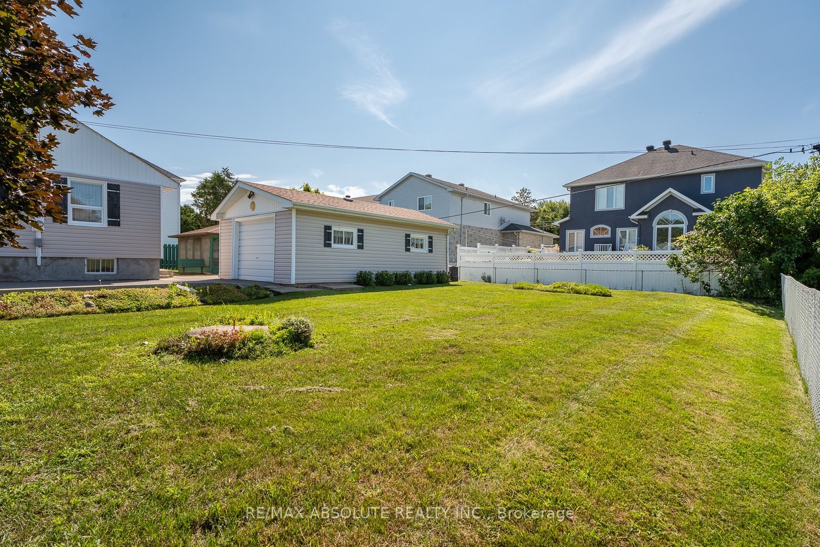 1880 Kingsdale Avenue, Blossom Park - Airport and Area, ON K1T 1J1 photo 5