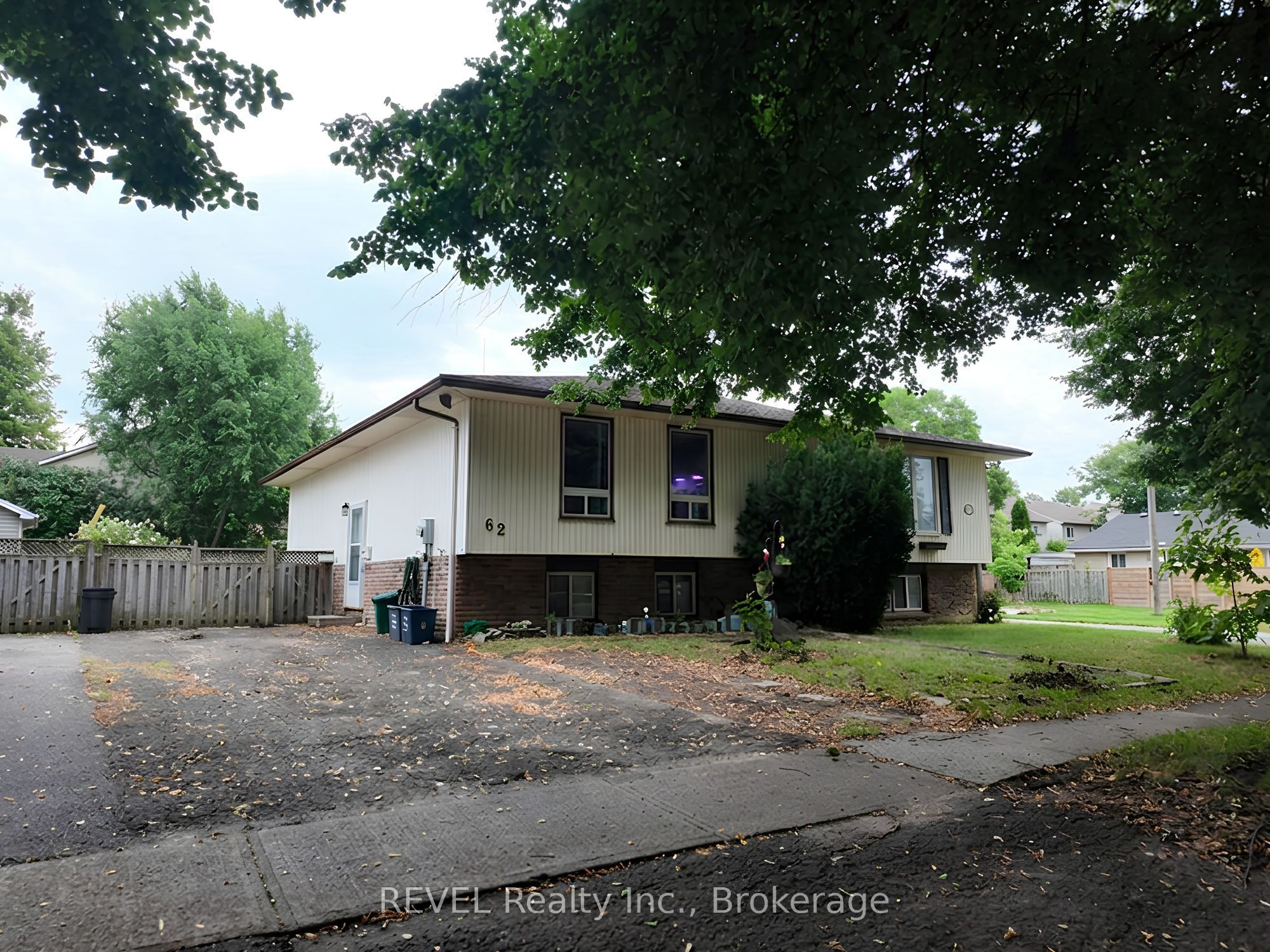 62 Elma Street E Main, St. Catharines, ON L2N 6Z7