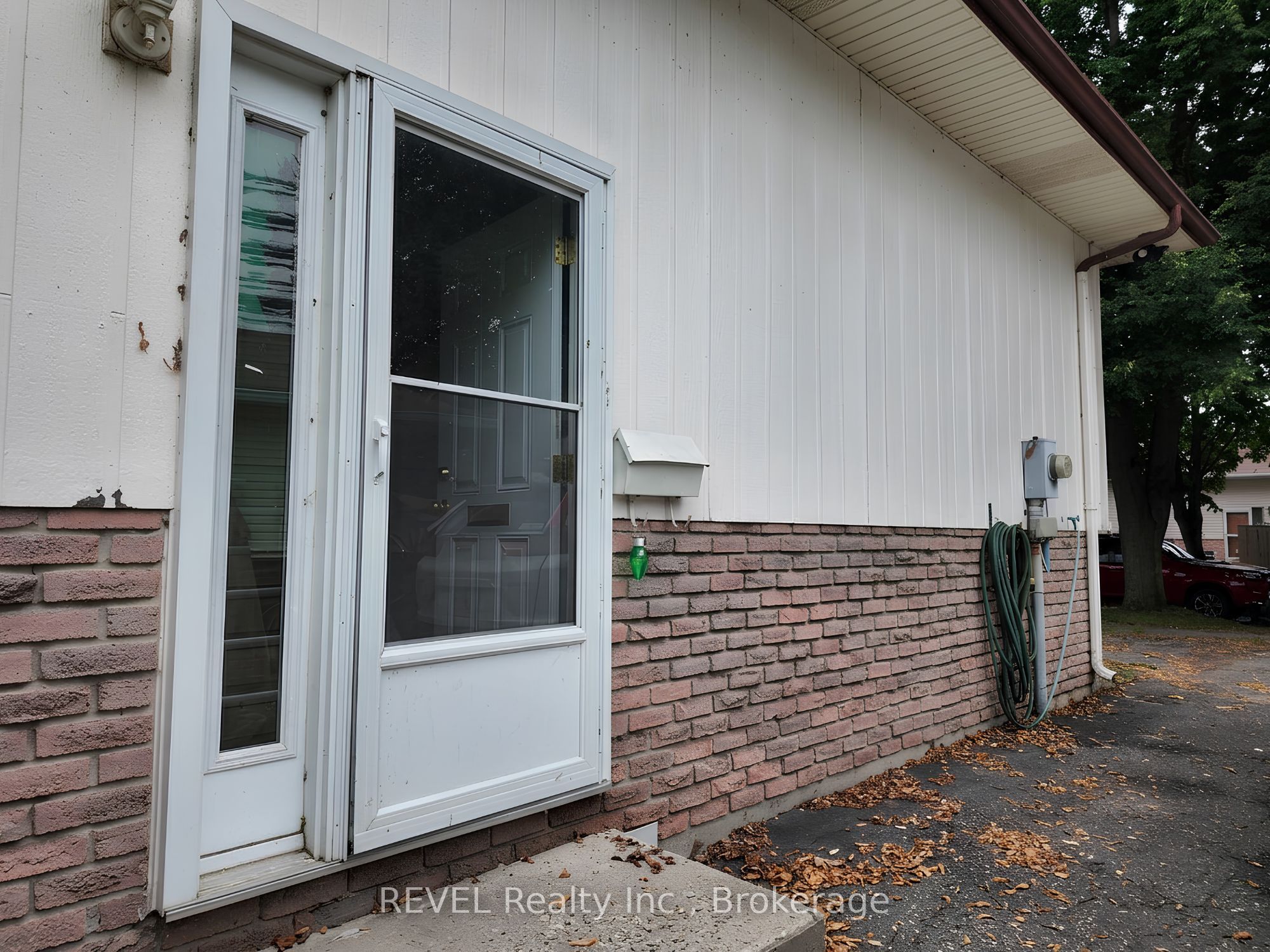 62 Elma Street E Main, St. Catharines, ON L2N 6Z7 photo 2