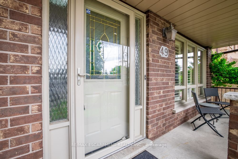 49 Branthaven Drive, Hamilton, ON L8J 2M2 photo 3
