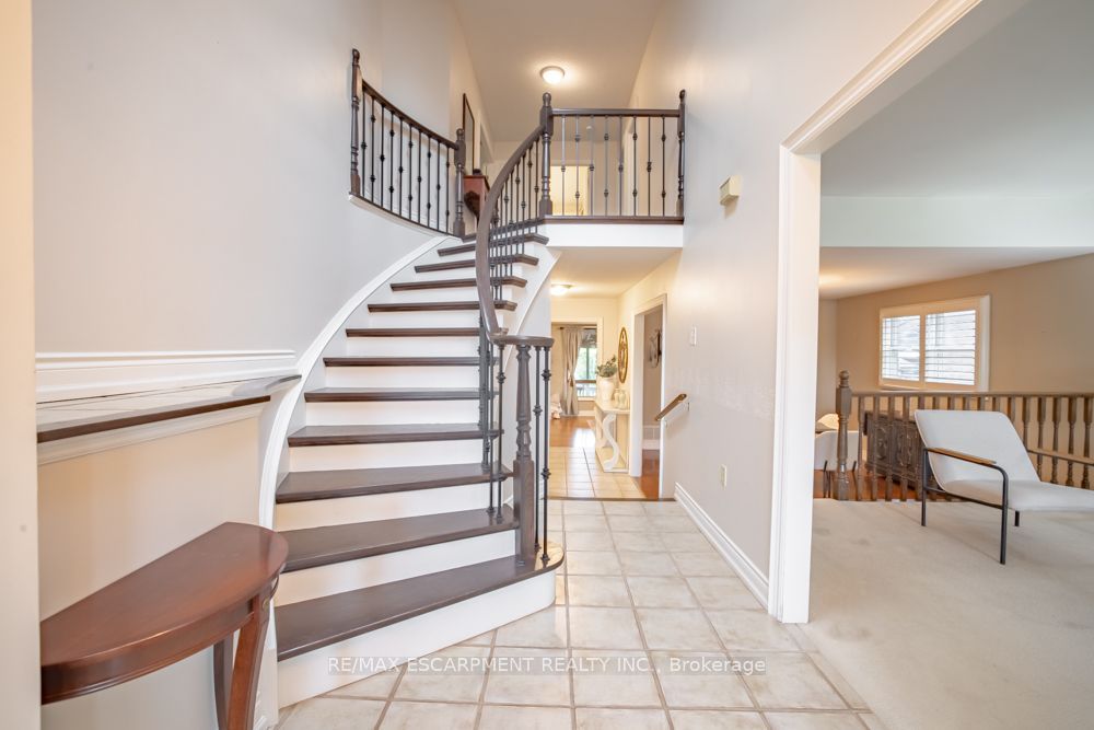 49 Branthaven Drive, Hamilton, ON L8J 2M2 photo 5