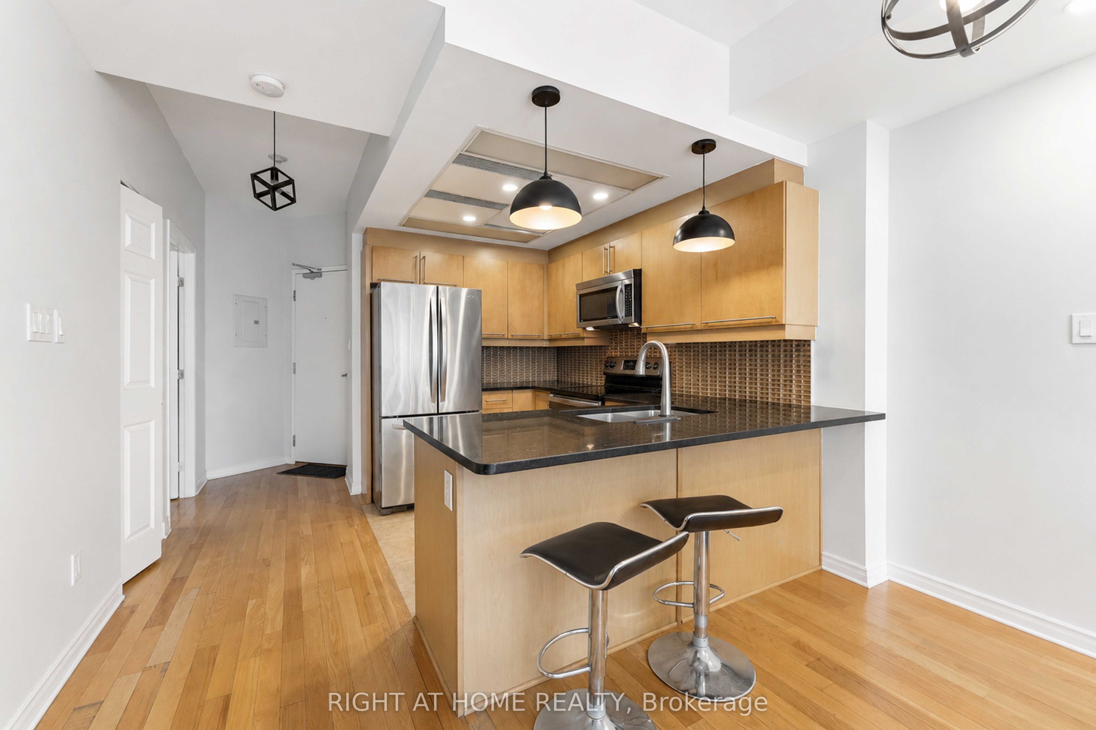 134 York Street 1009, Lower Town - Sandy Hill, ON K1N 1K8 photo 4