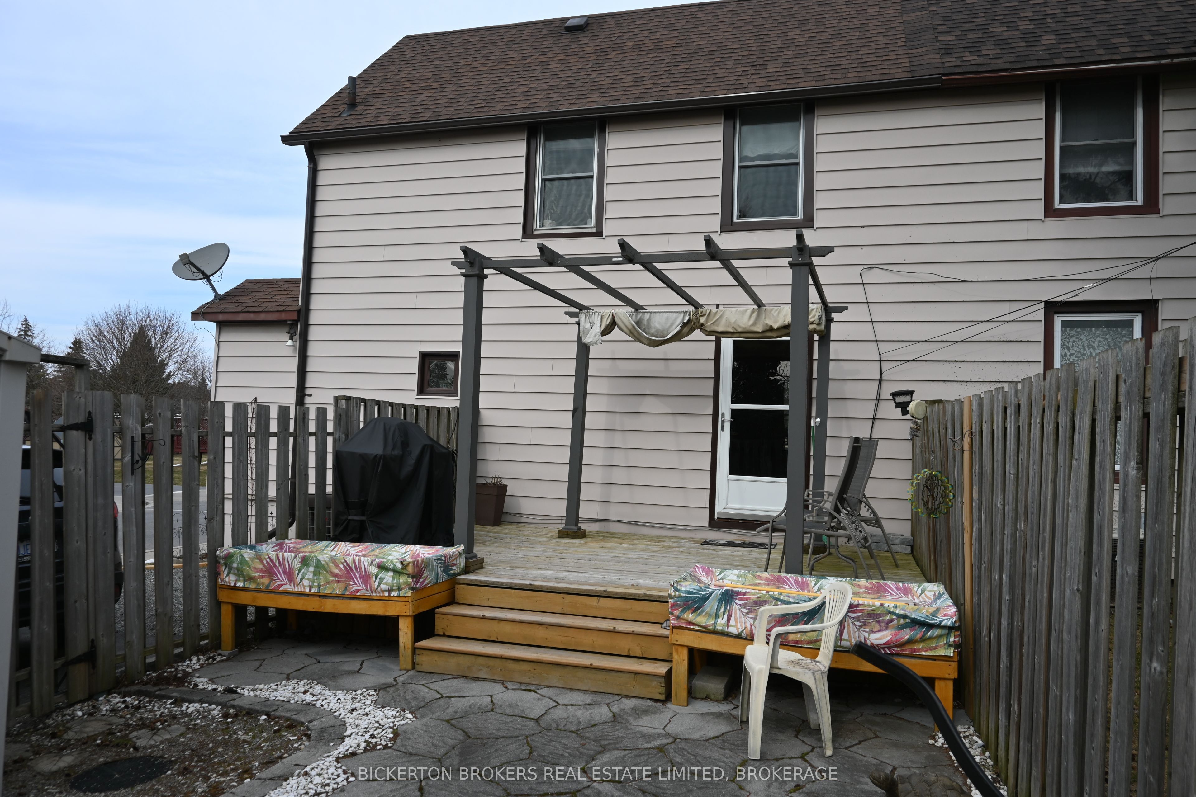 292 William Street N, Gananoque, ON K7G 1S5 photo 4