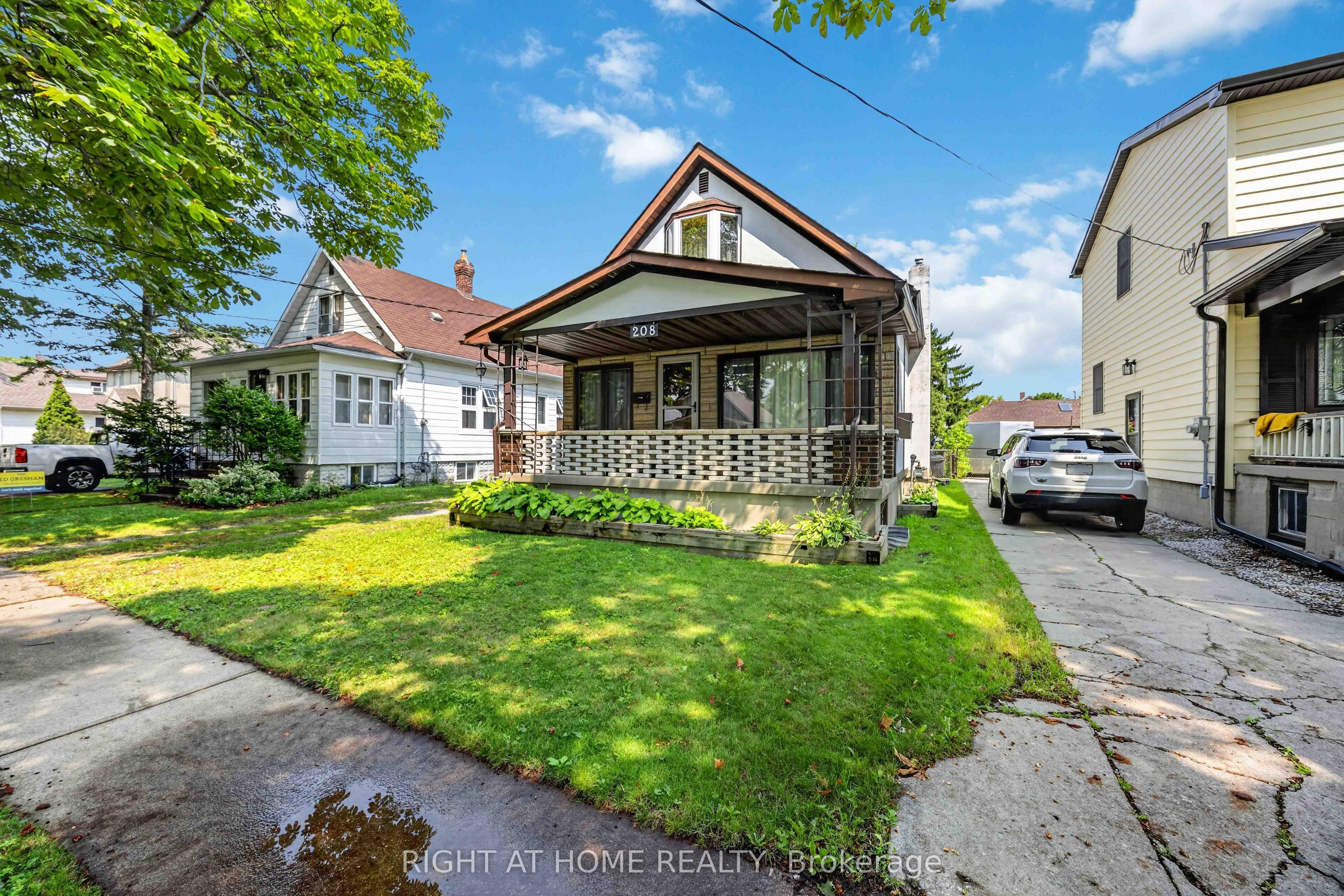 208 Ross Avenue, Sarnia, ON N7T 1J7 photo 3