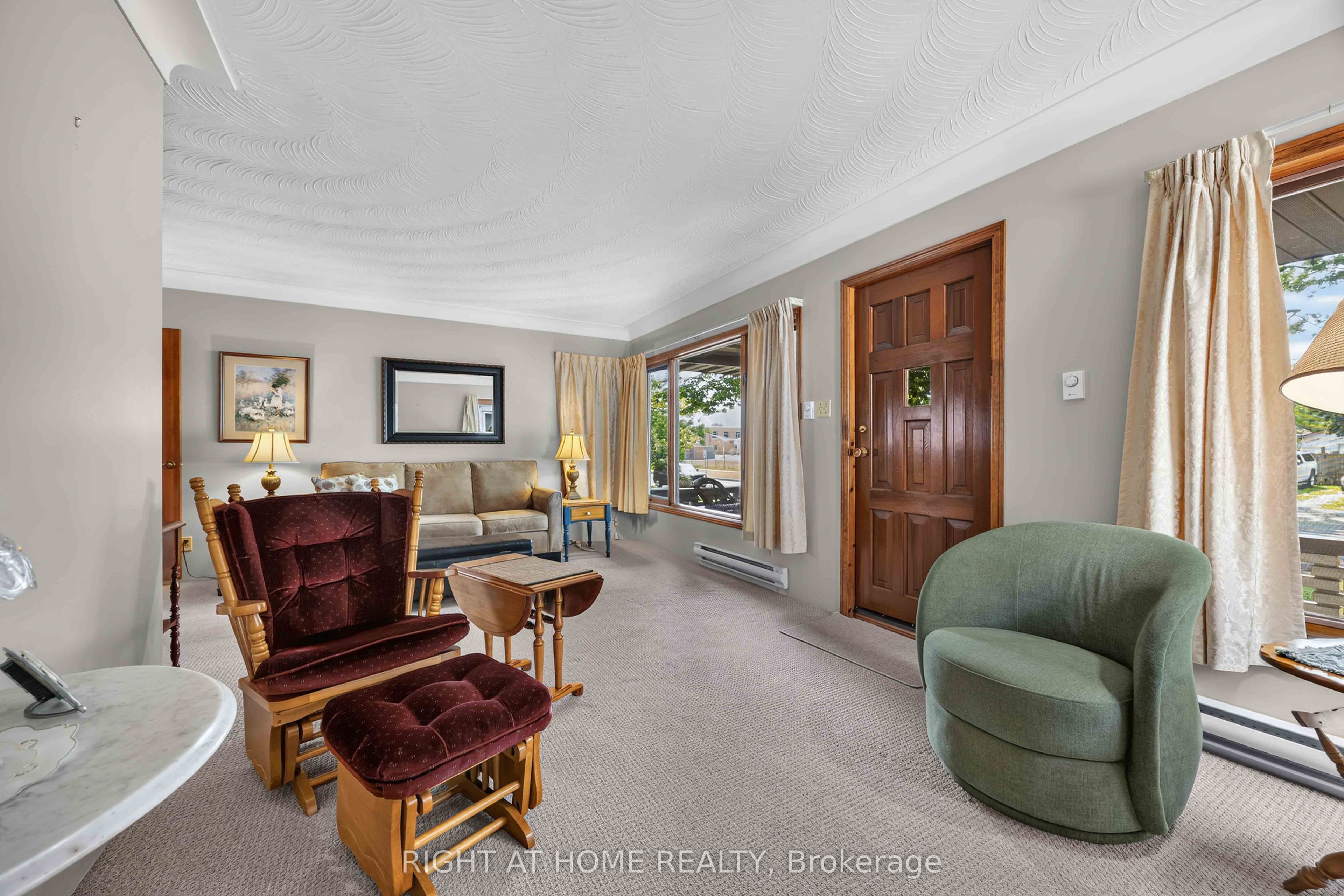 208 Ross Avenue, Sarnia, ON N7T 1J7 photo 5