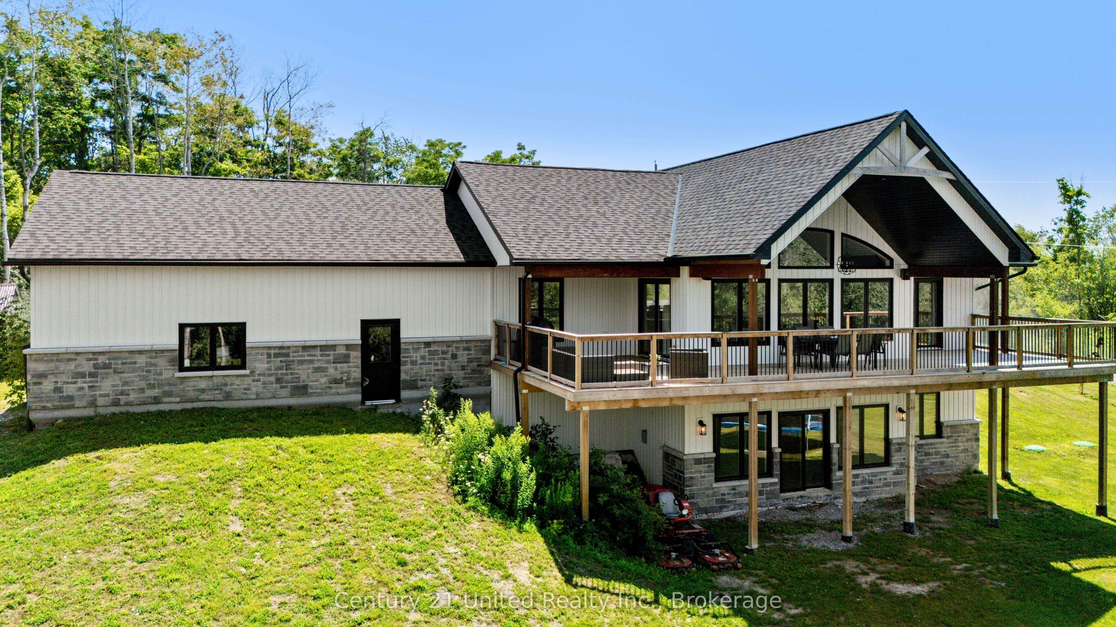 27 Awbrie Lane, Otonabee-South Monaghan, ON K9J 0E6 photo 3