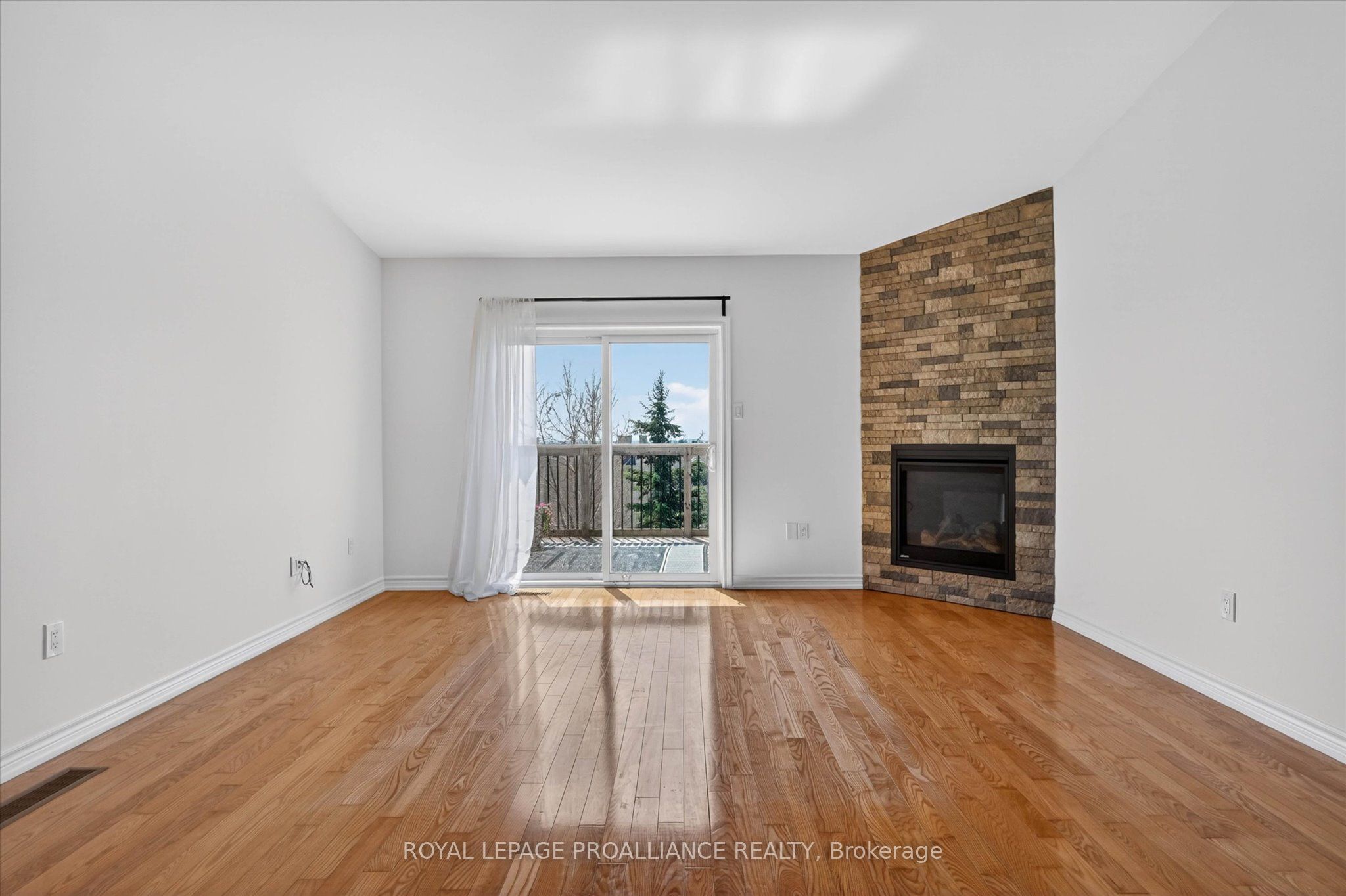 138 Village Crescent, Peterborough, ON K9J 0A9 photo 5