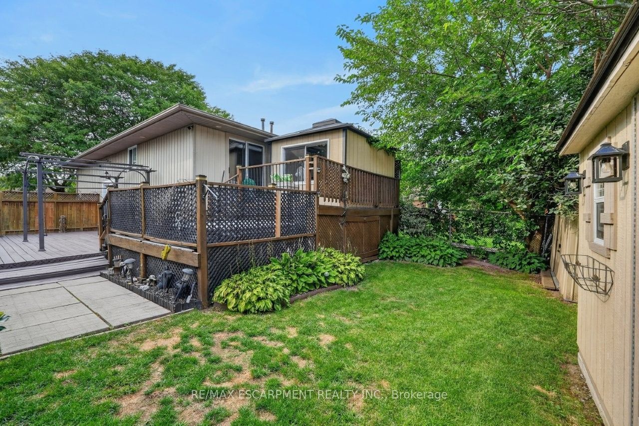 14 Woodeden Road, Grimsby, ON L3M 4N4 photo 3