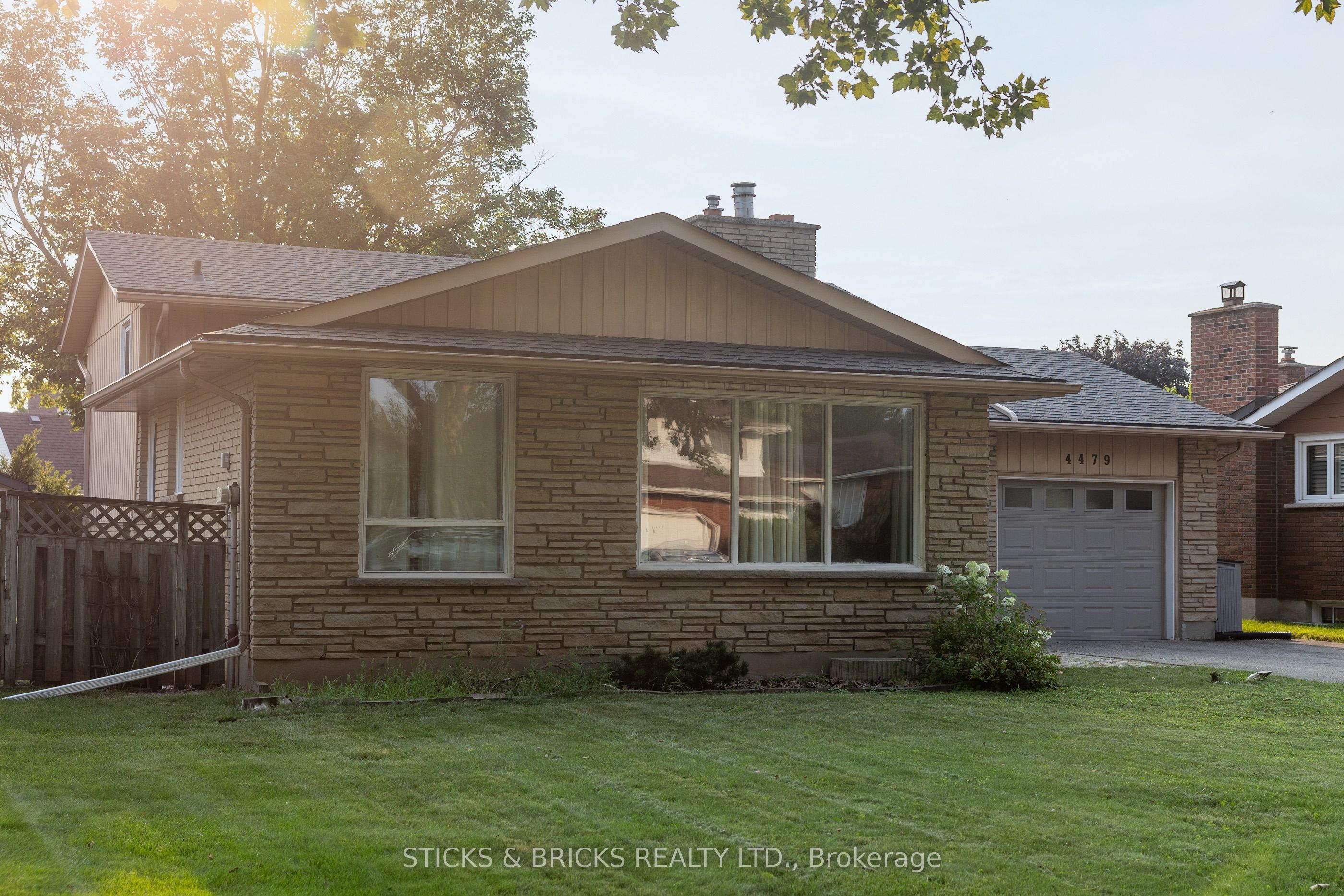 4479 Mitchell Avenue, Niagara Falls, ON L2E 6R6 photo 2