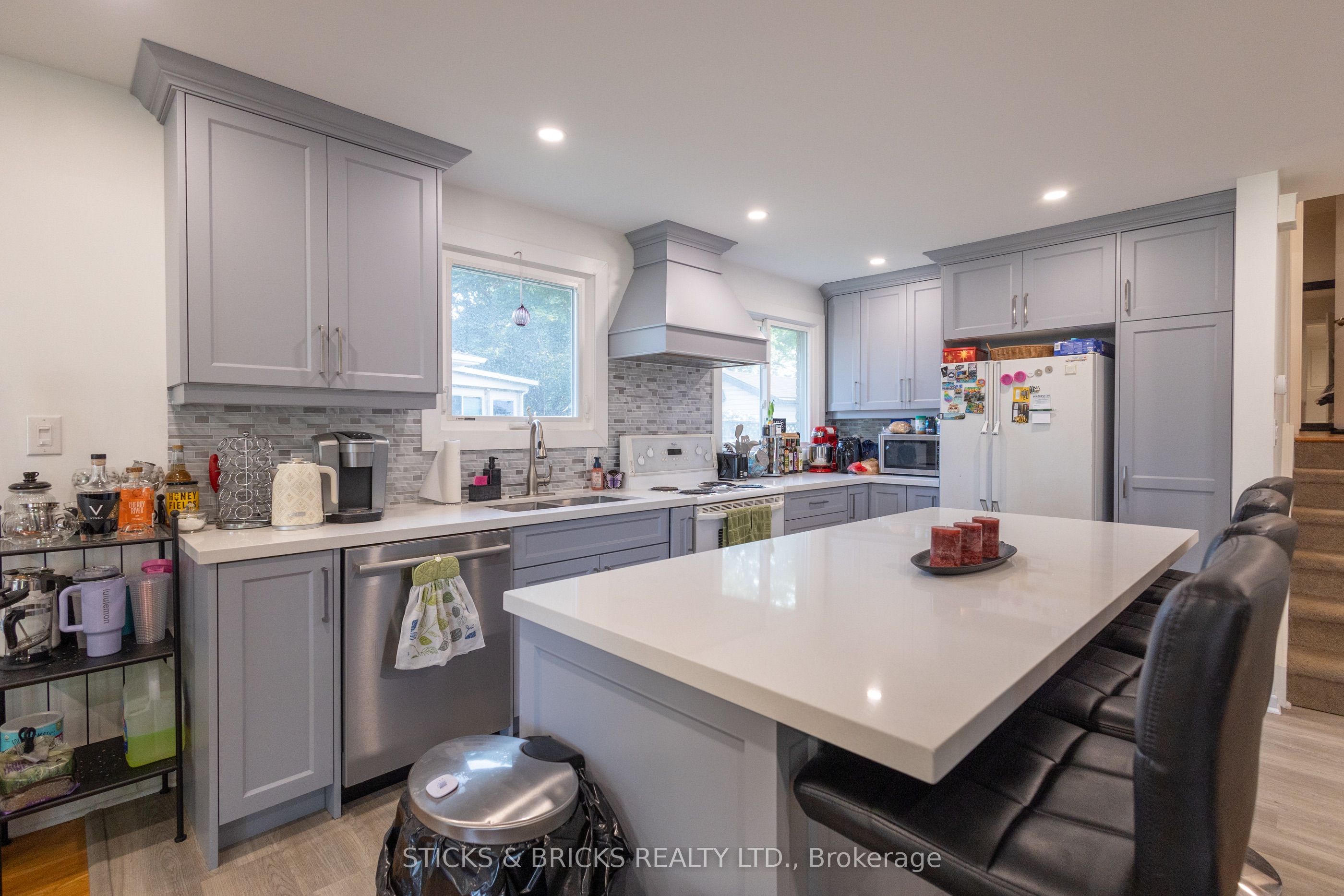 4479 Mitchell Avenue, Niagara Falls, ON L2E 6R6 photo 4