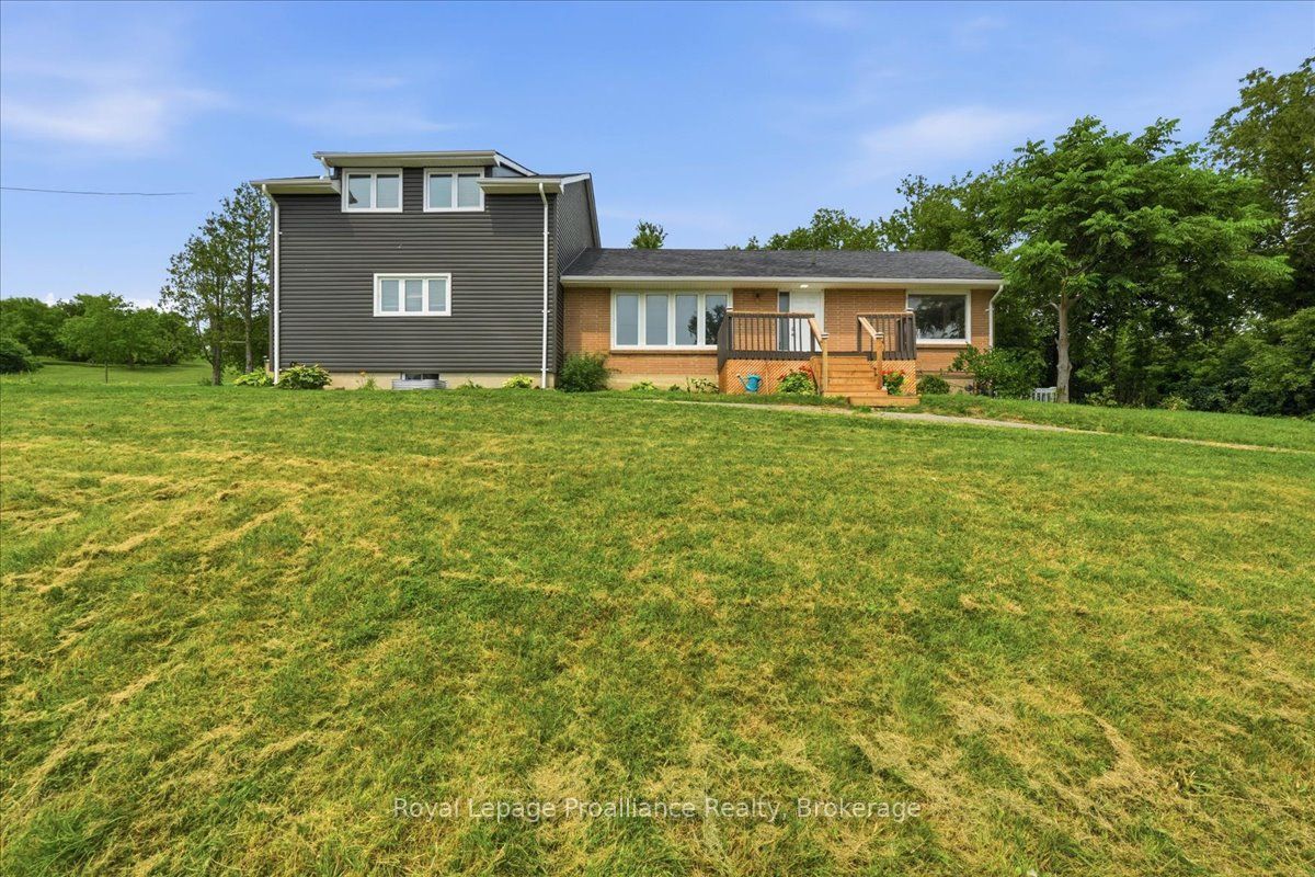 1080 Smith Street, Quinte West, ON K0K 1H0 photo 2