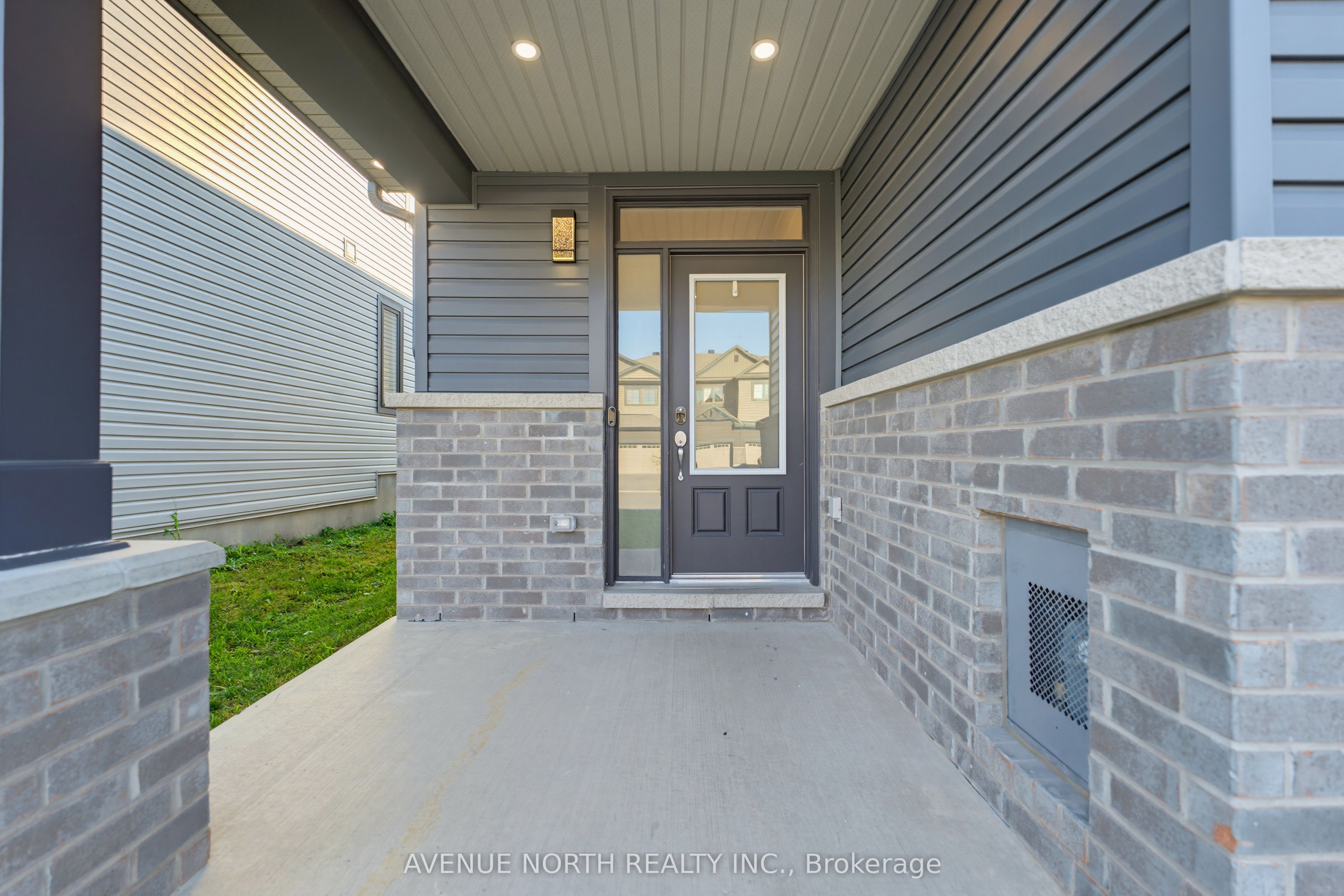 321 Grackle Street, Blossom Park - Airport and Area, ON K1X 0G6 photo 4