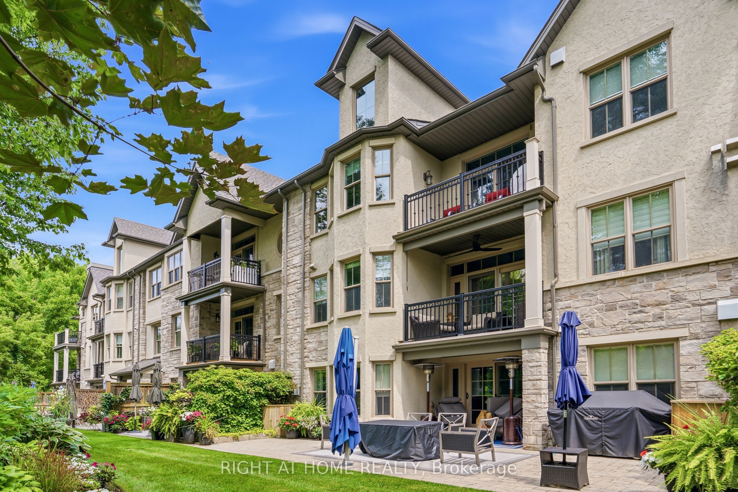 14 Aberdeen Lane S, Niagara-on-the-Lake, ON L0S 1J0 photo 2