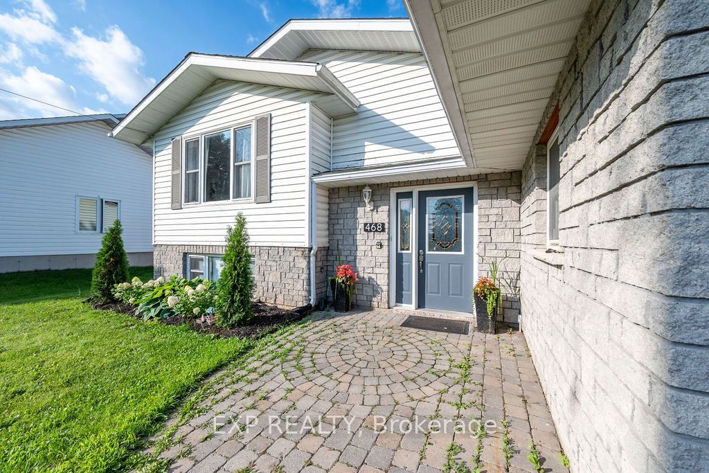 468 Gillan Road, Renfrew, ON K7V 4L3 photo 2