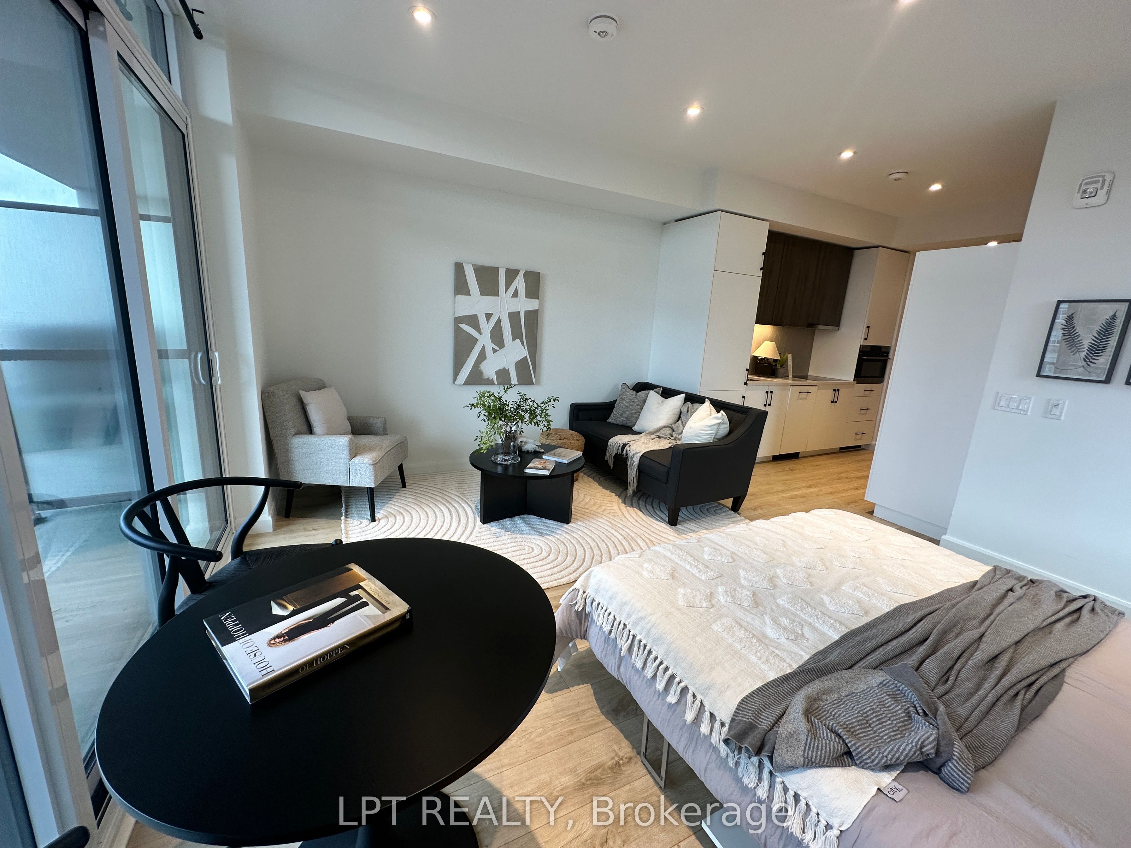 741 King Street W 1313, Kitchener, ON N2G 1E5 photo 4