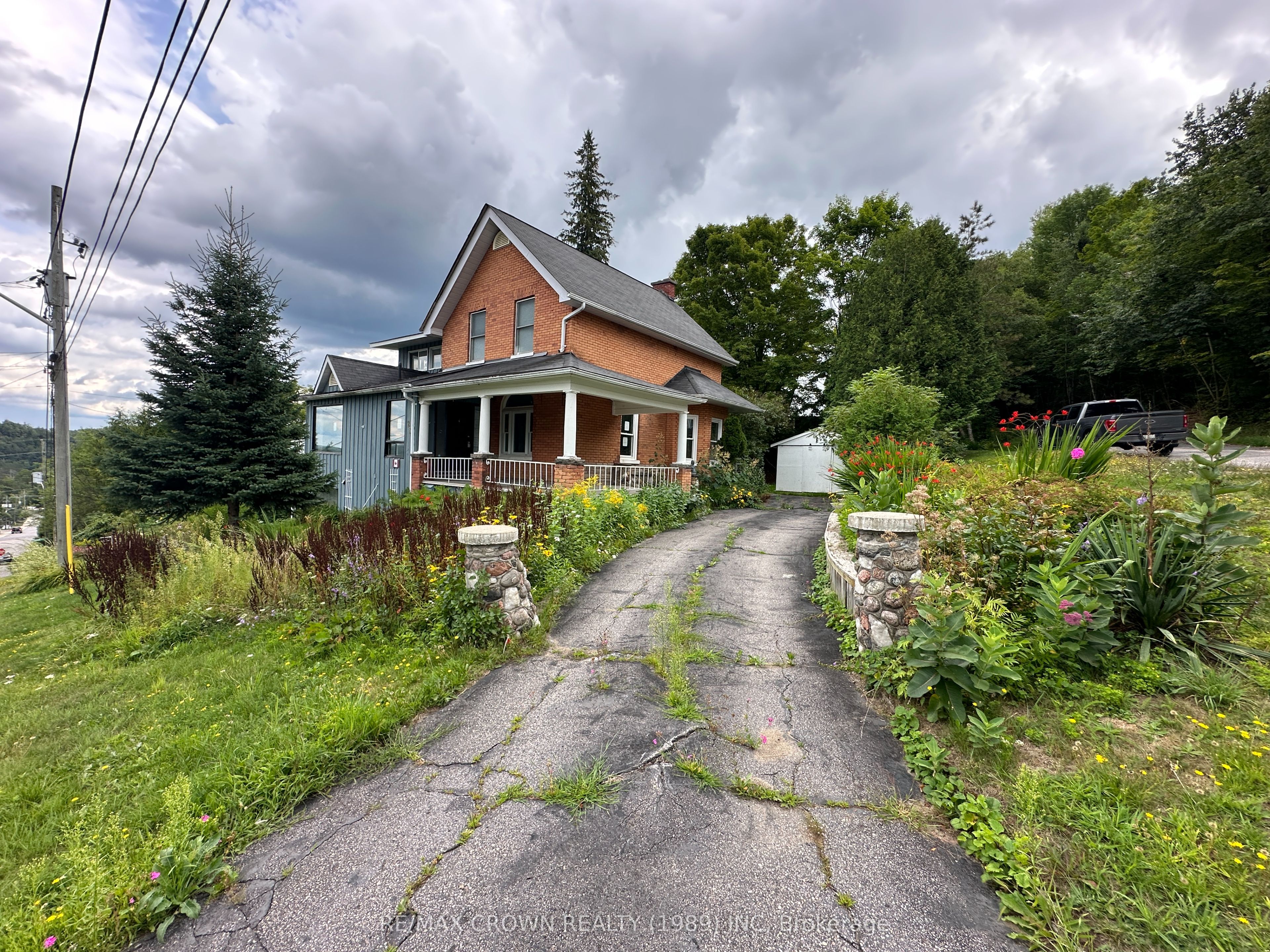 23 Lansdowne Street W, Huntsville, ON P1H 1W1