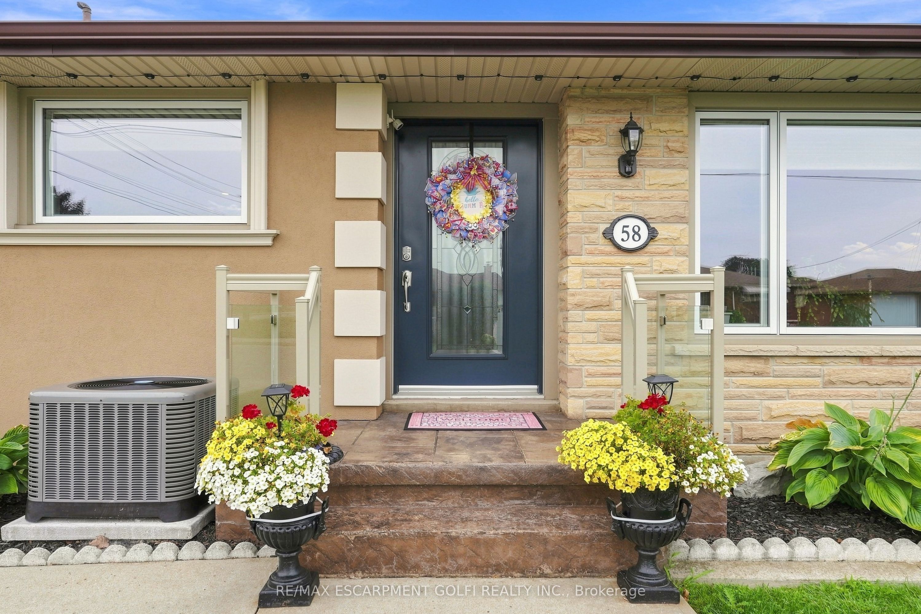 58 Moxley Drive, Hamilton, ON L8T 3Y7 photo 2