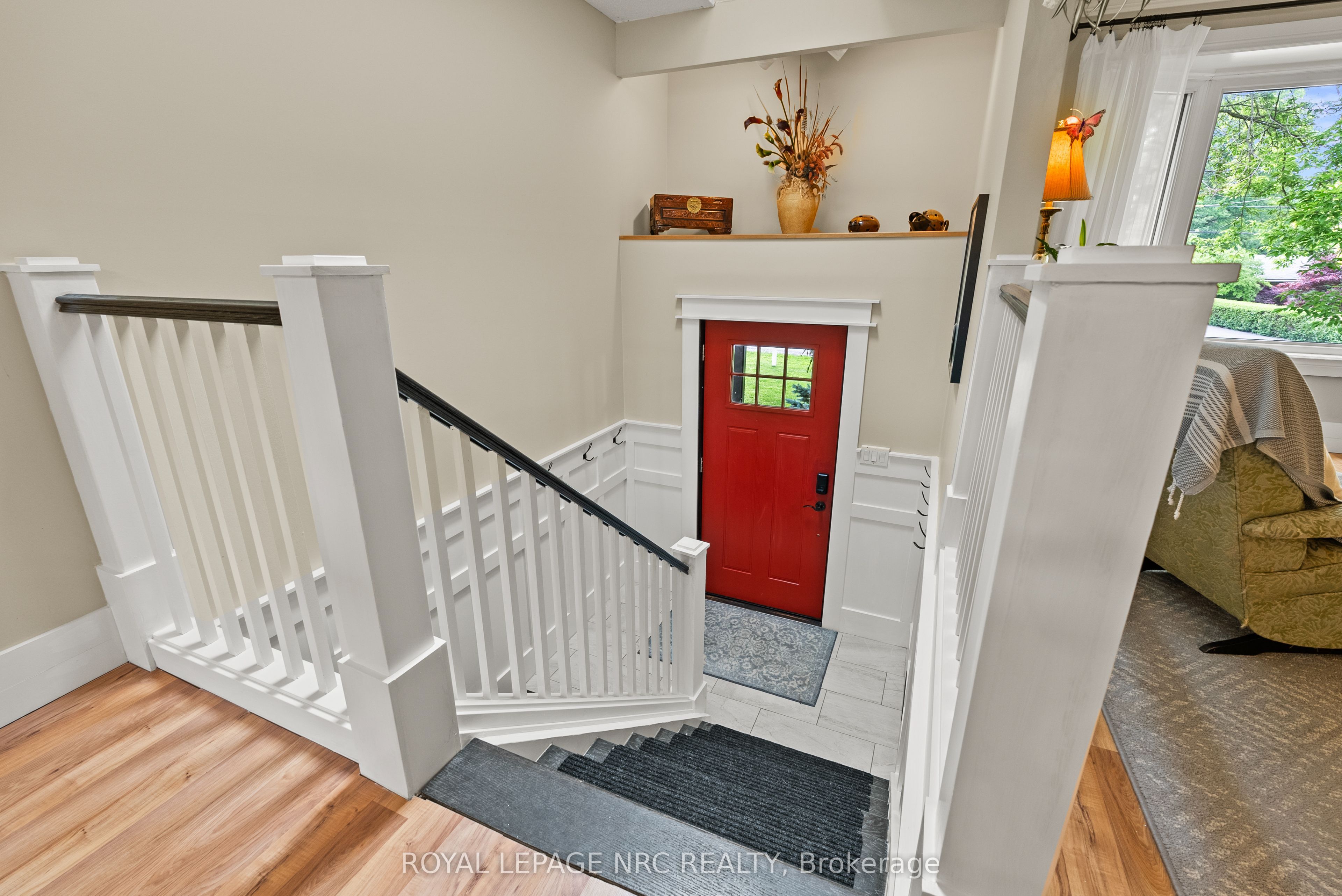 15 Park Road S, Grimsby, ON L3M 2N8 photo 4