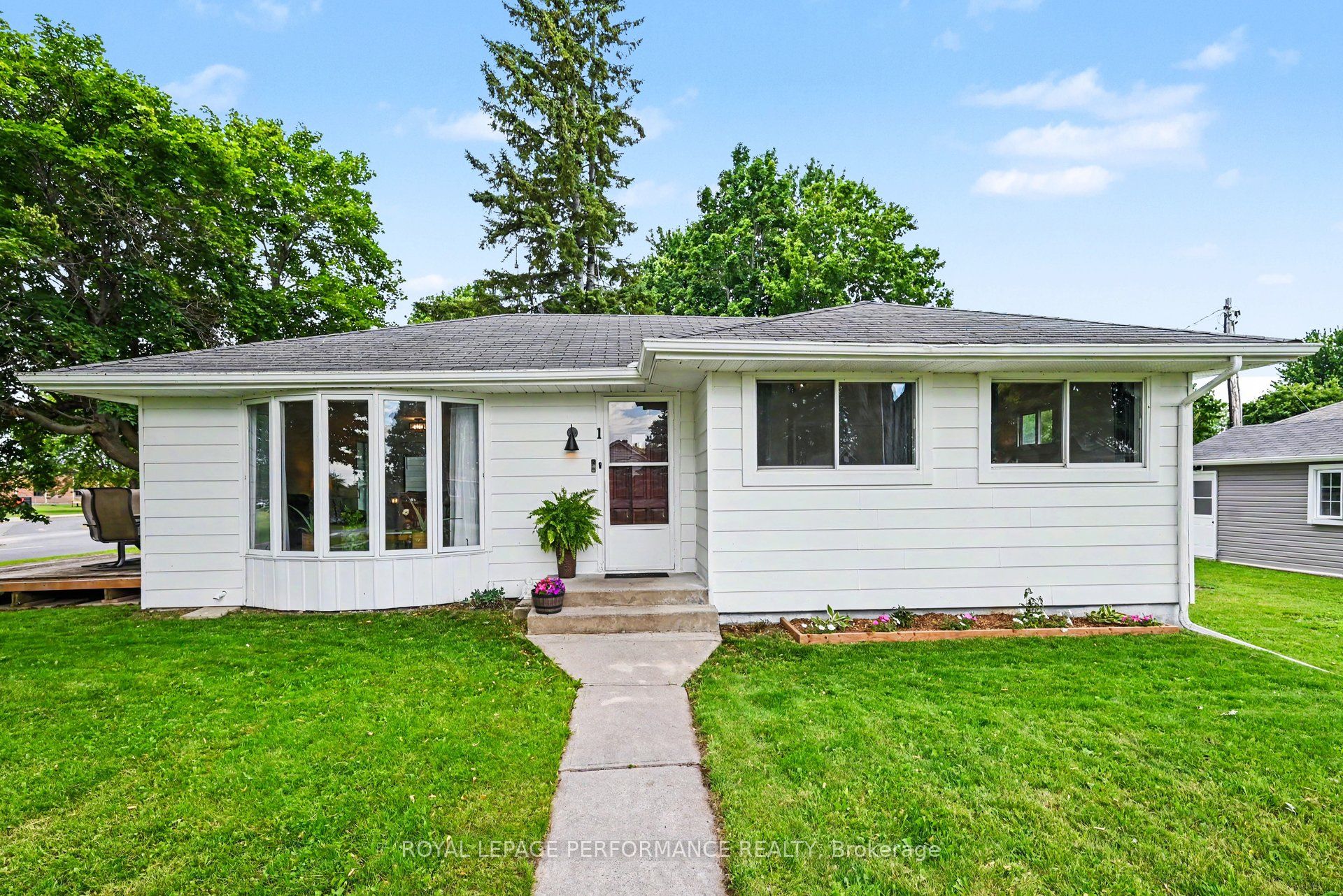 1 Adam Dixon Avenue, South Stormont, ON K0C 1P0 photo 3