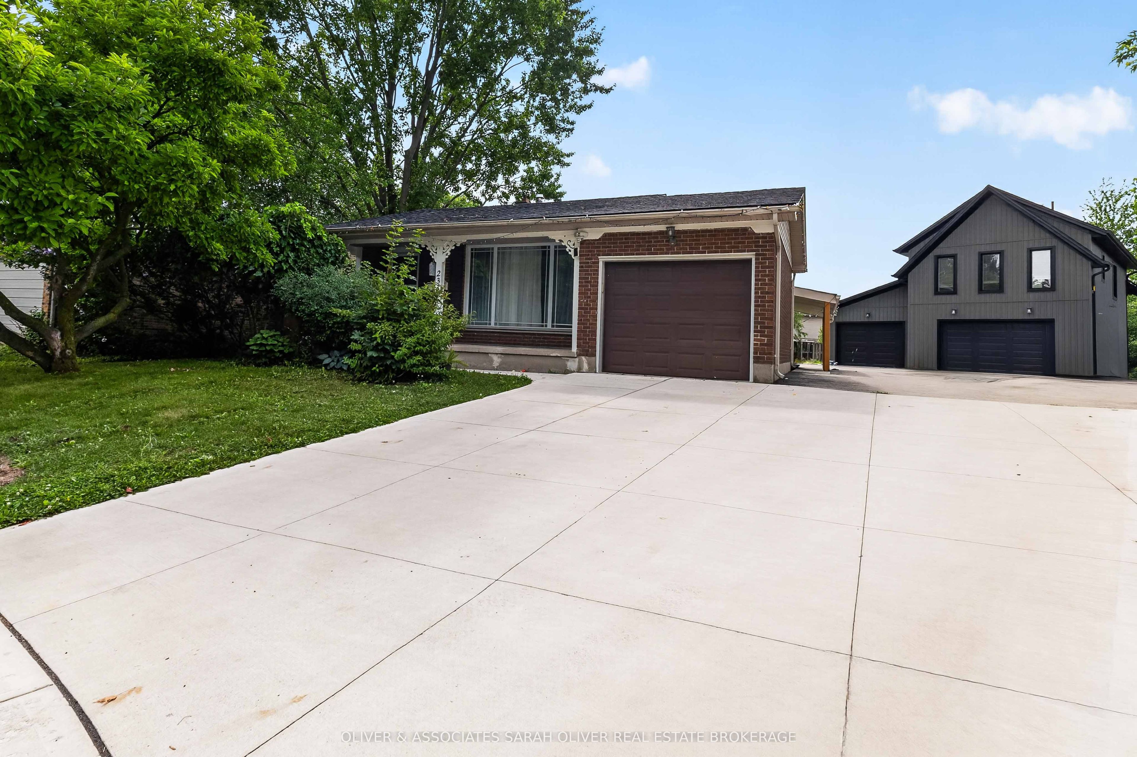 23 Goodman Drive, London South, ON N5Z 4G9