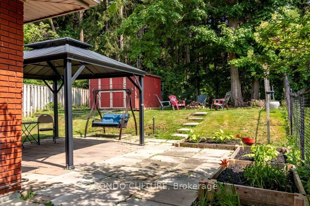 140 Arrowhead Crescent, Kitchener, ON N2P 1B9 photo 2