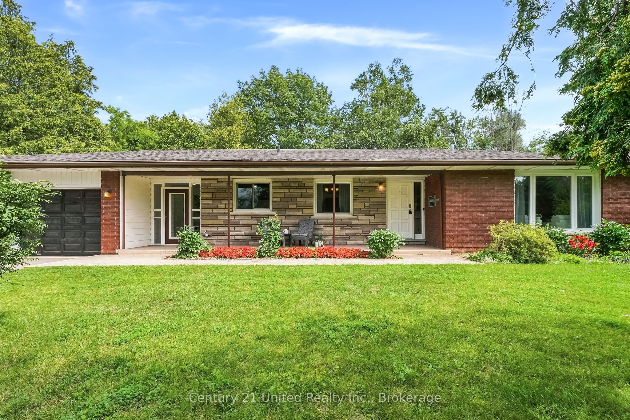 1563 Selwyn Road, Selwyn, ON K9J 6X5 photo 2
