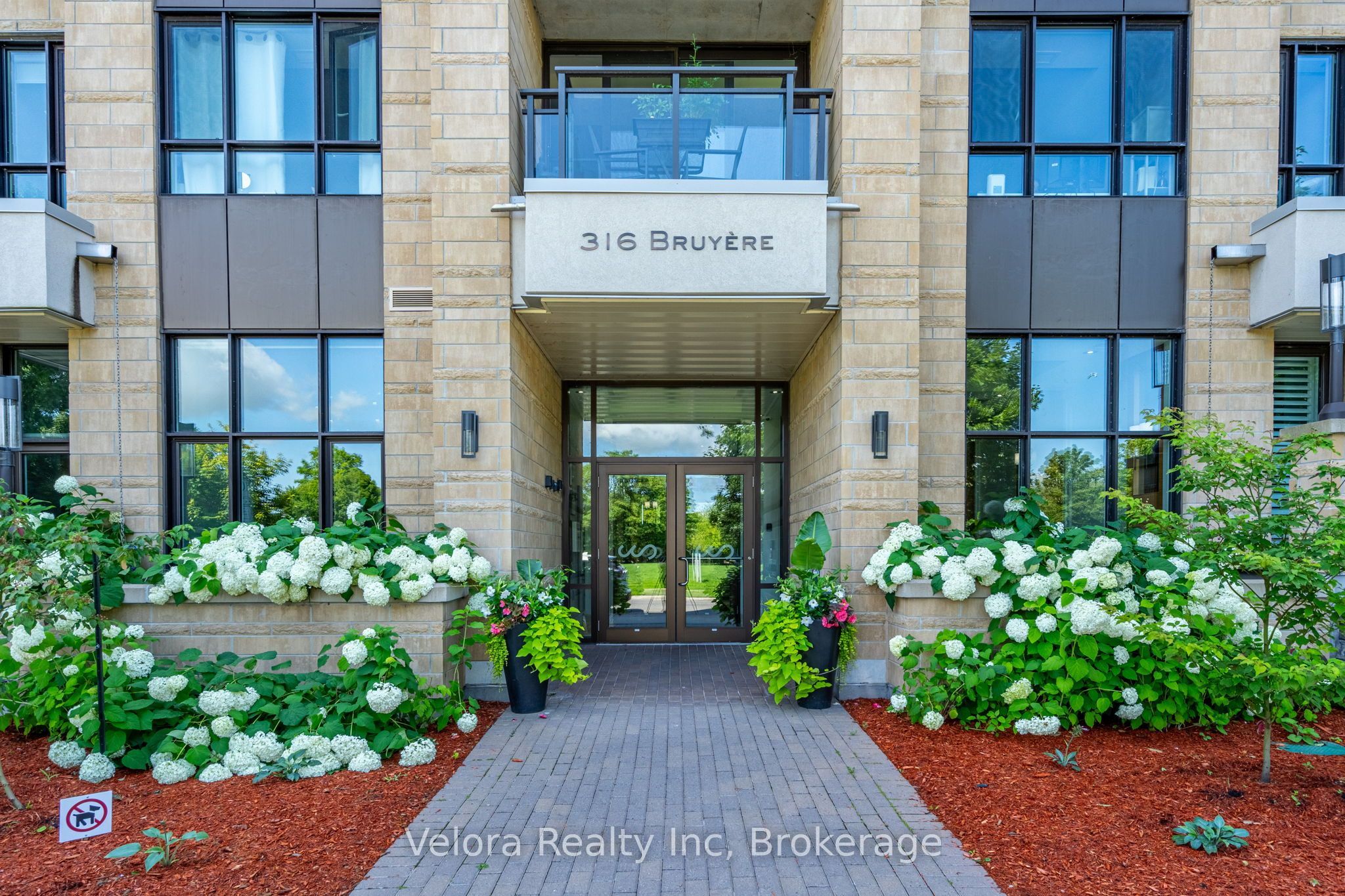 316 Bruyere Street 220, Lower Town - Sandy Hill, ON K1N 0C3 photo 2