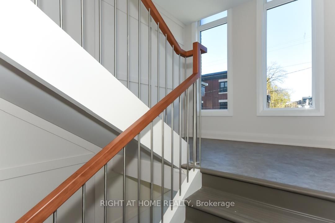 35 Monk Street 8, Glebe - Ottawa East and Area, ON K1S 3Y7 photo 2