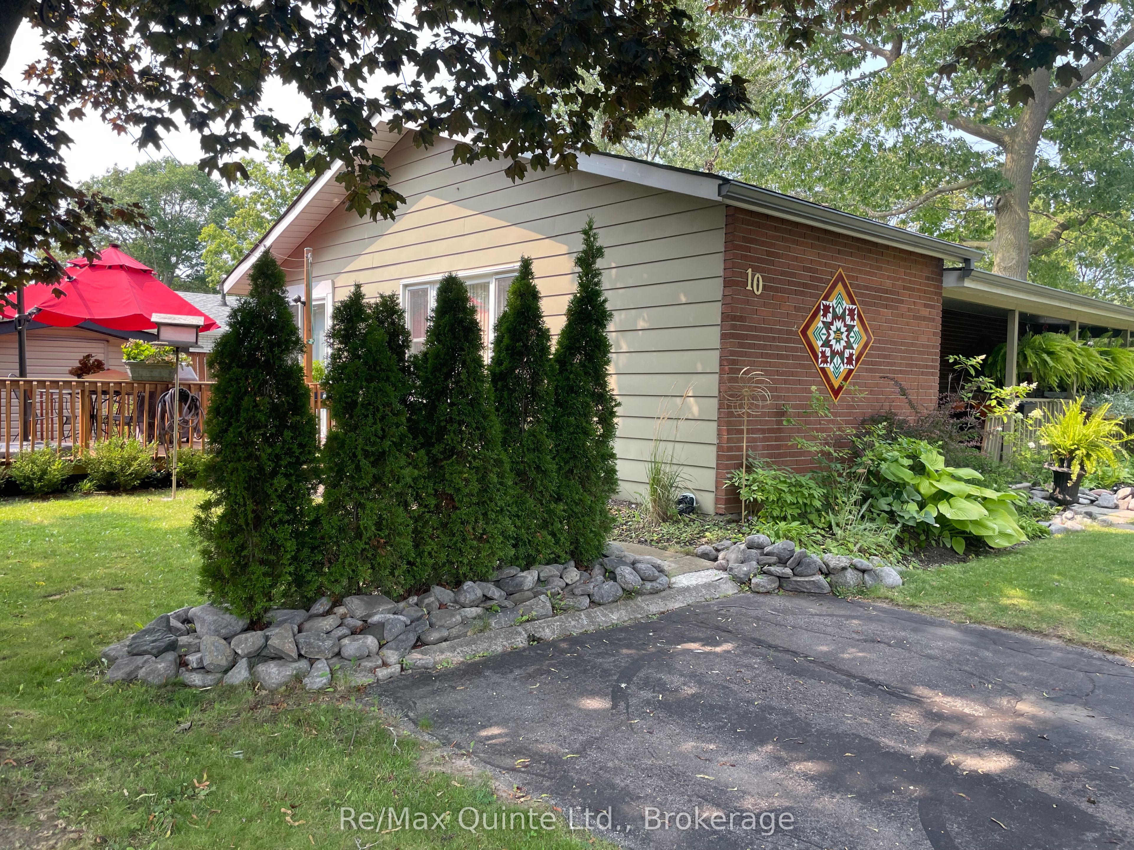 10 Mcquade Drive, Quinte West, ON K8V 2G3 photo 2