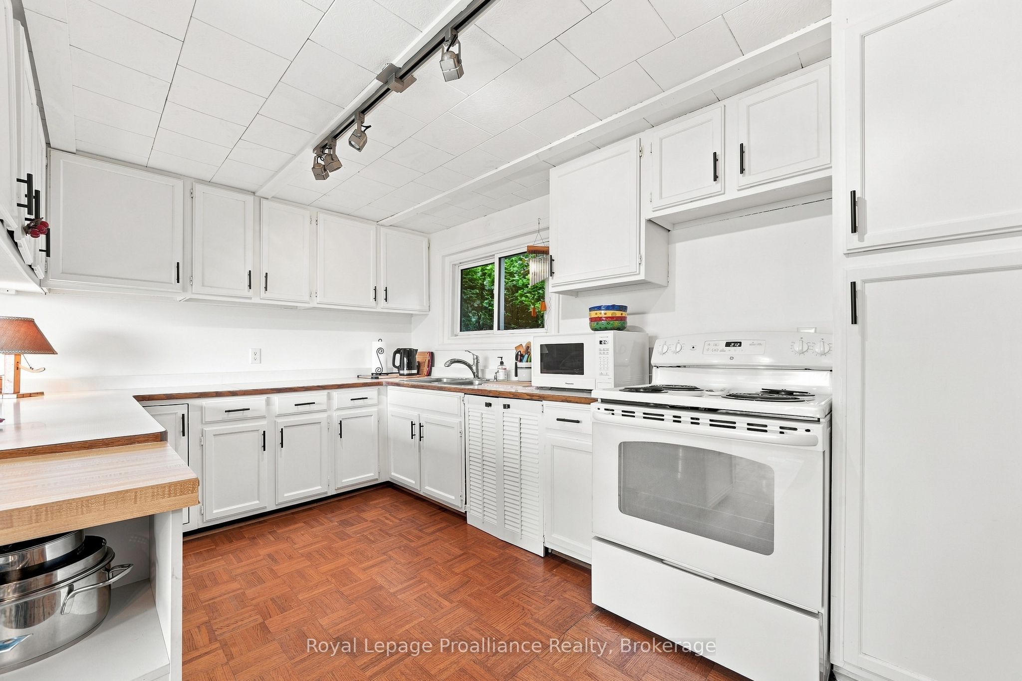 58 Bentons Lane, Prince Edward County, ON K0K 2P0 photo 4