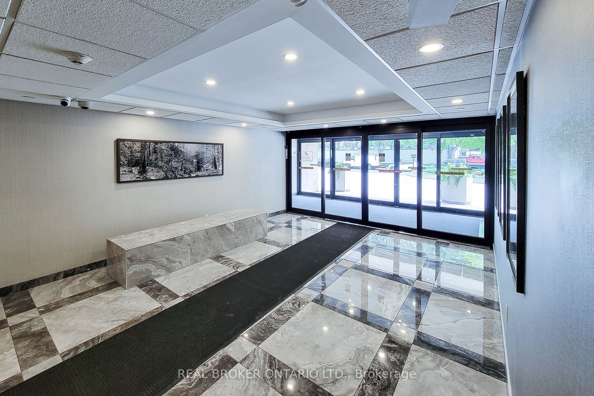 120 Duke Street #202, Hamilton, ON L8P 4T1 photo 4