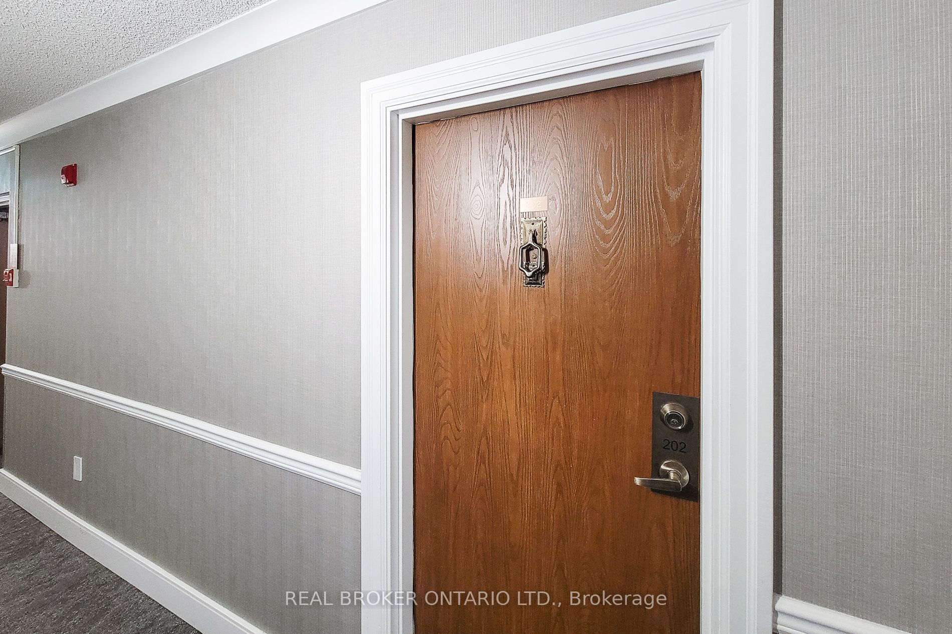 120 Duke Street #202, Hamilton, ON L8P 4T1 photo 5