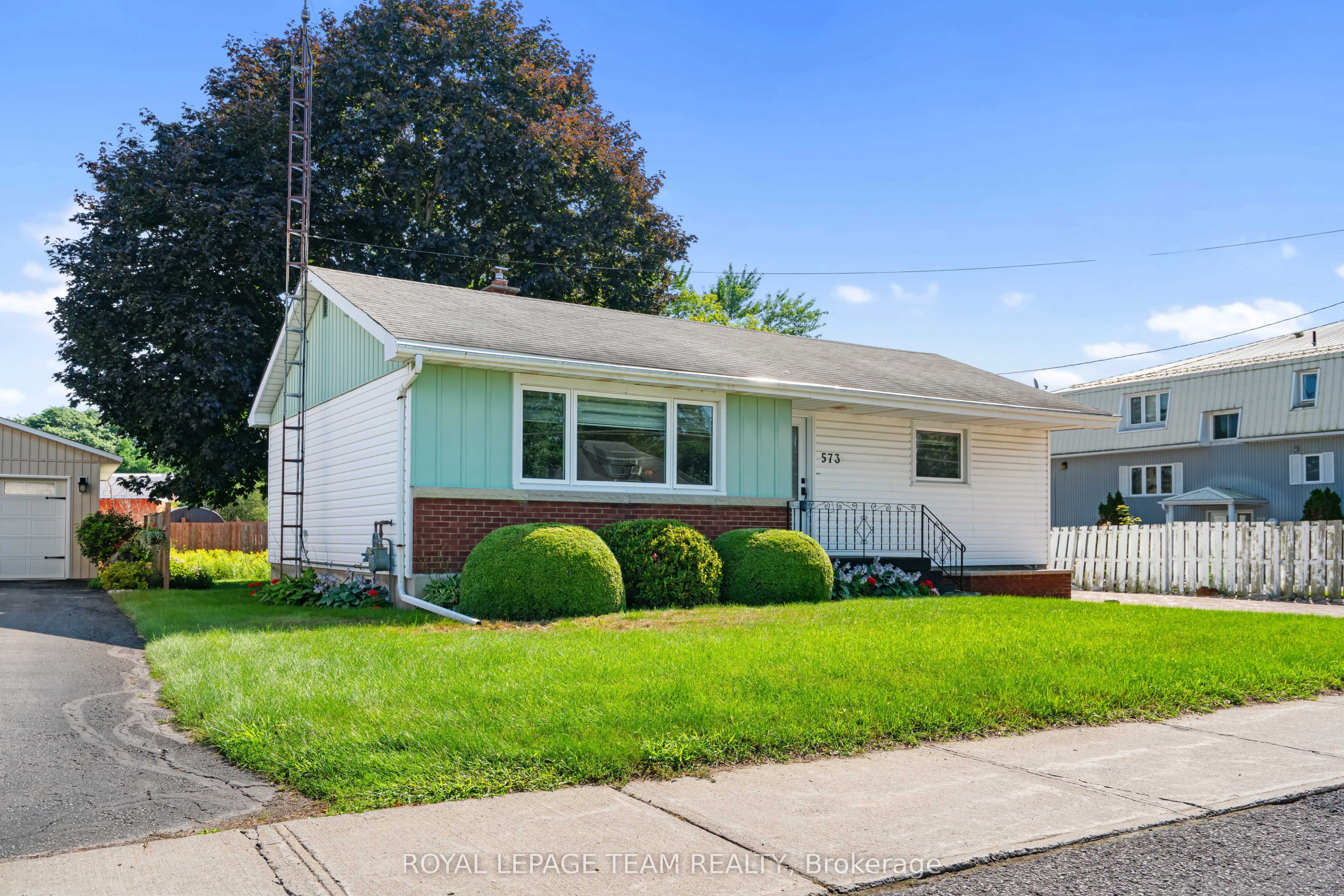 573 St Lawrence Street, North Dundas, ON K0C 2K0 photo 3