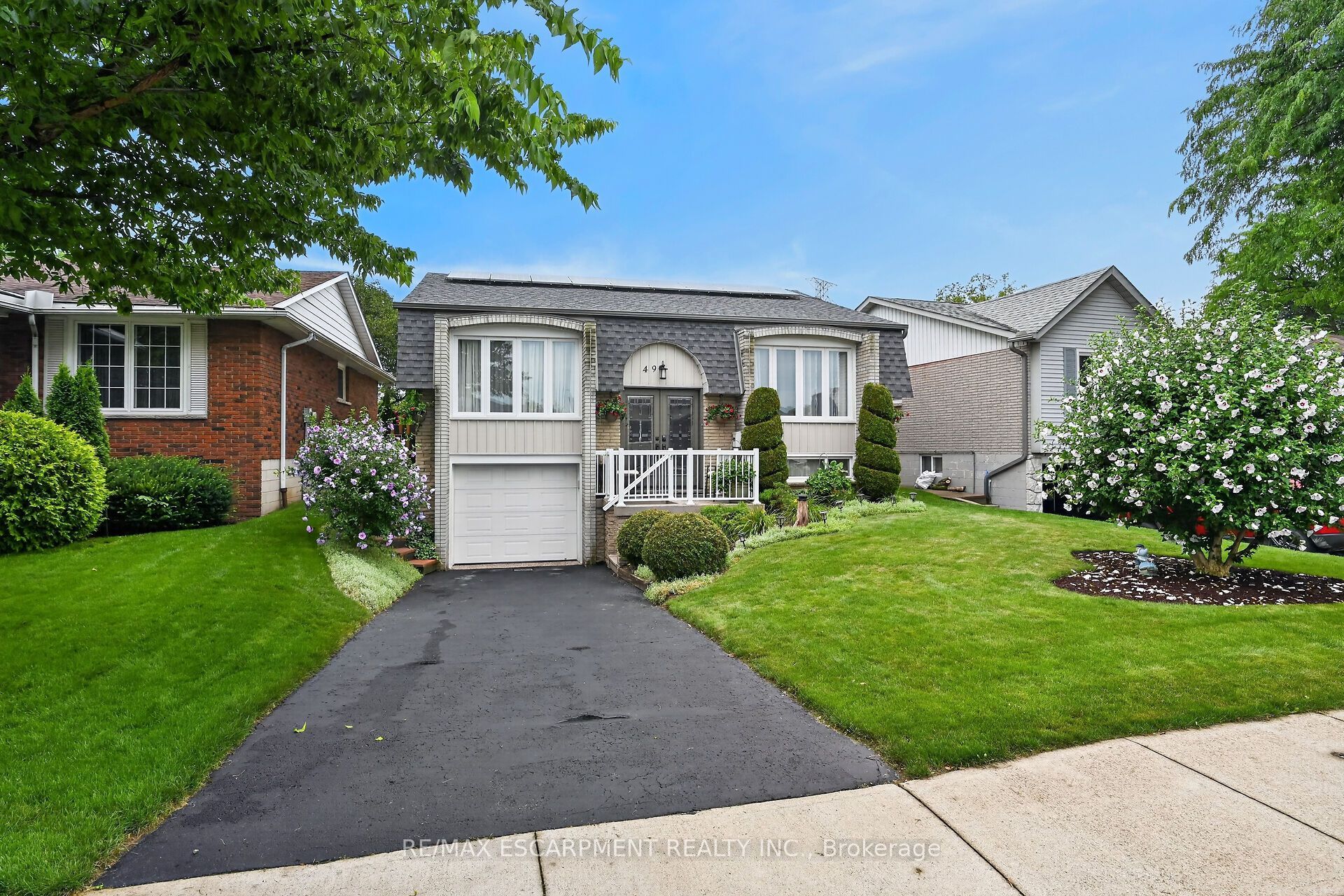 49 Brookstream Court, Hamilton, ON L8K 6J3 photo 3