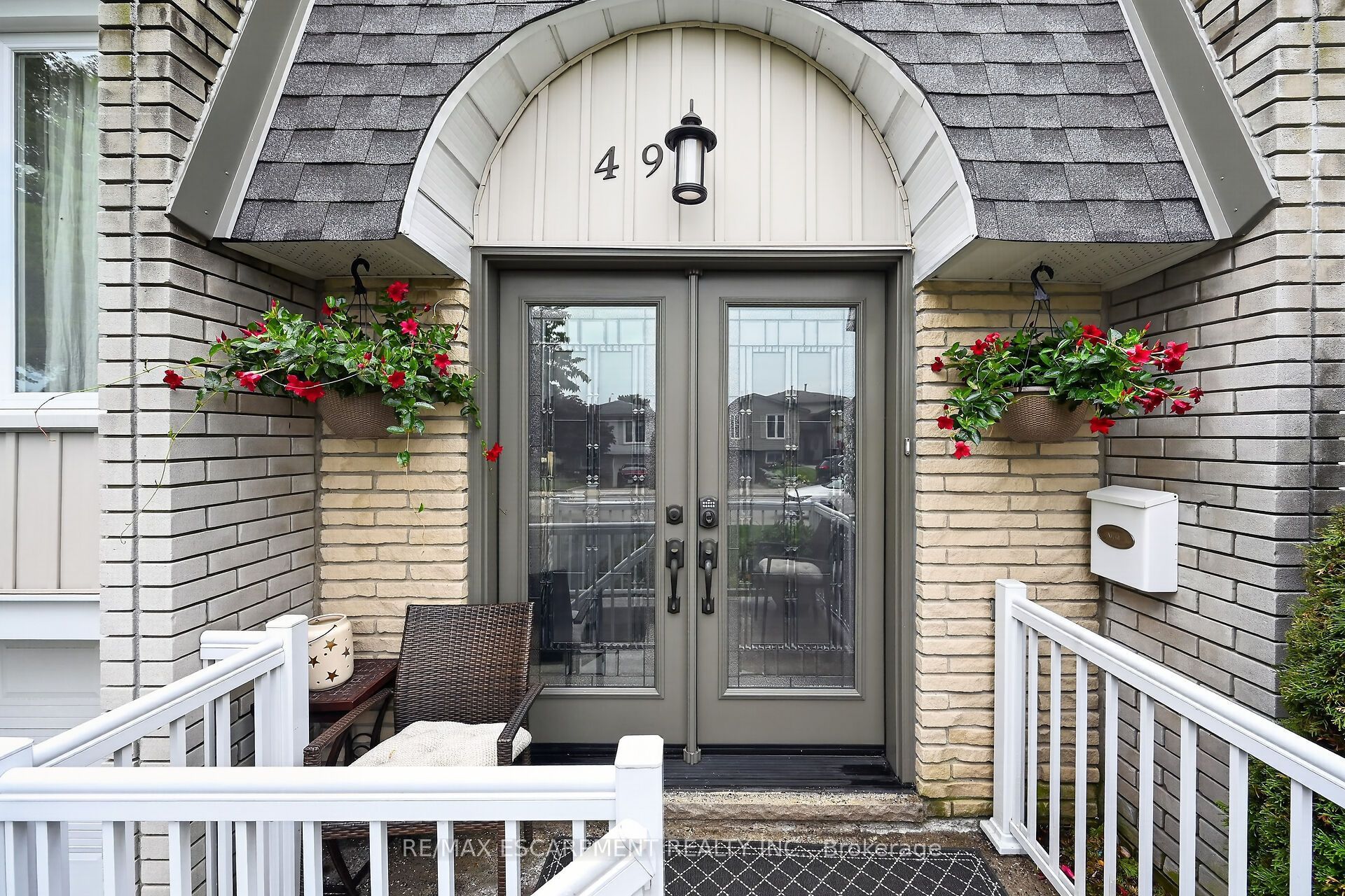 49 Brookstream Court, Hamilton, ON L8K 6J3 photo 5