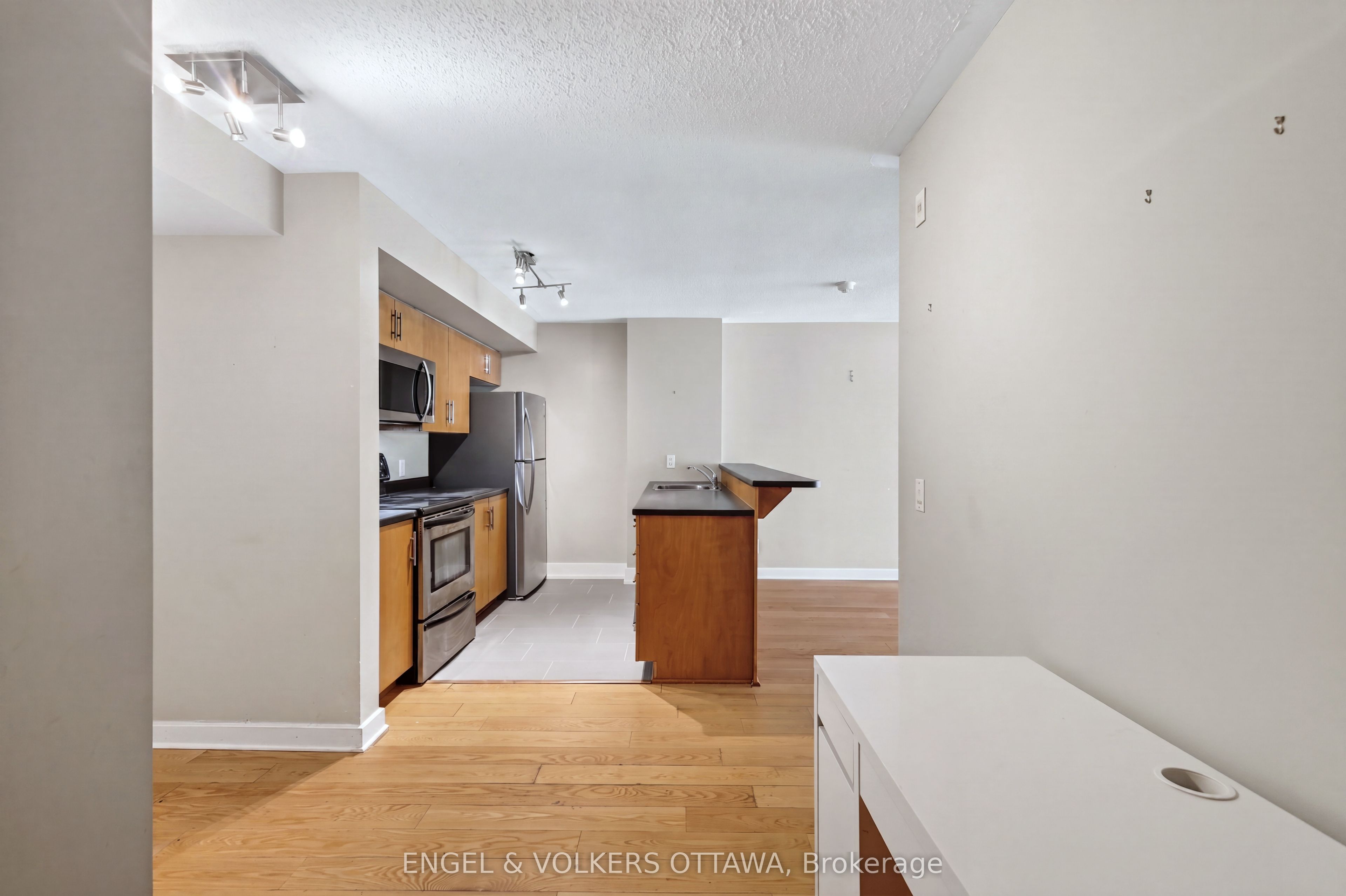 138 Somerset Street W 604, Ottawa Centre, ON K2P 0A3 photo 5